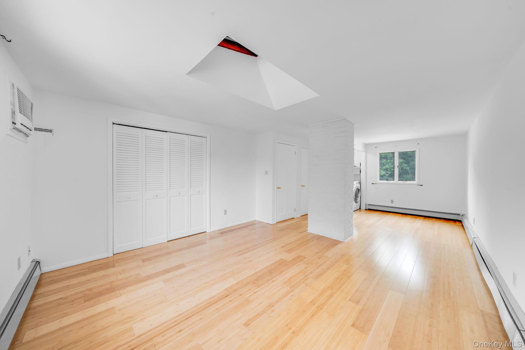 201 Acre Lane Property Photo 15