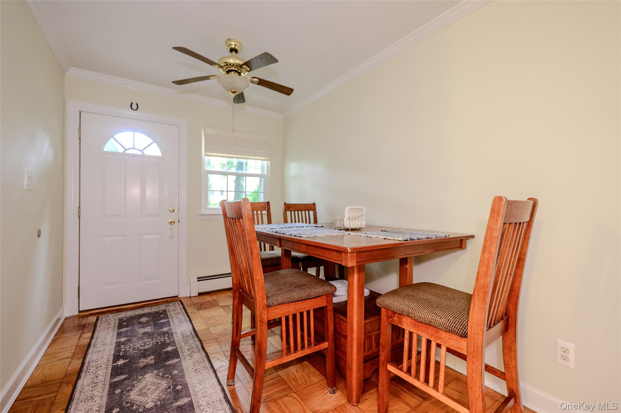 718 Towne House Village Property Photo 6