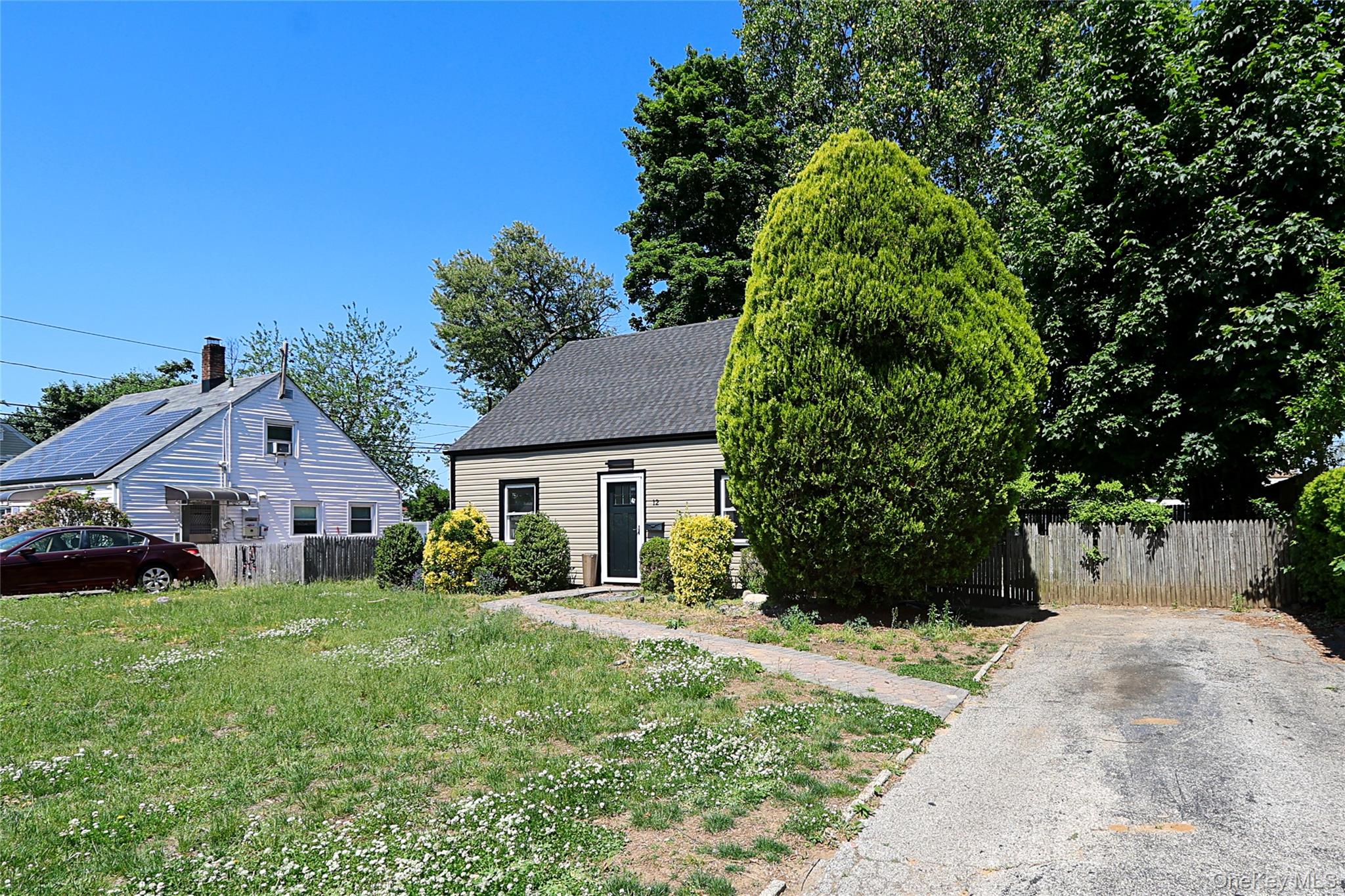 12 Garland Property Photo 3
