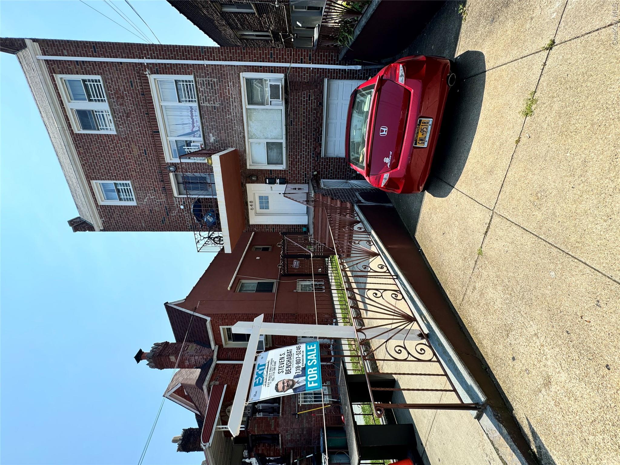 648 E 93rd Street Property Photo 3