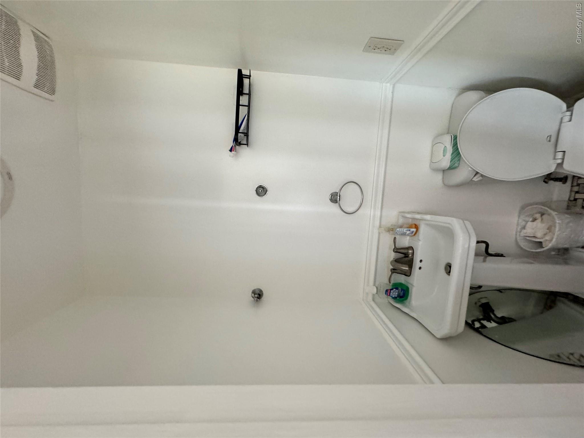 648 E 93rd Street Property Photo 19