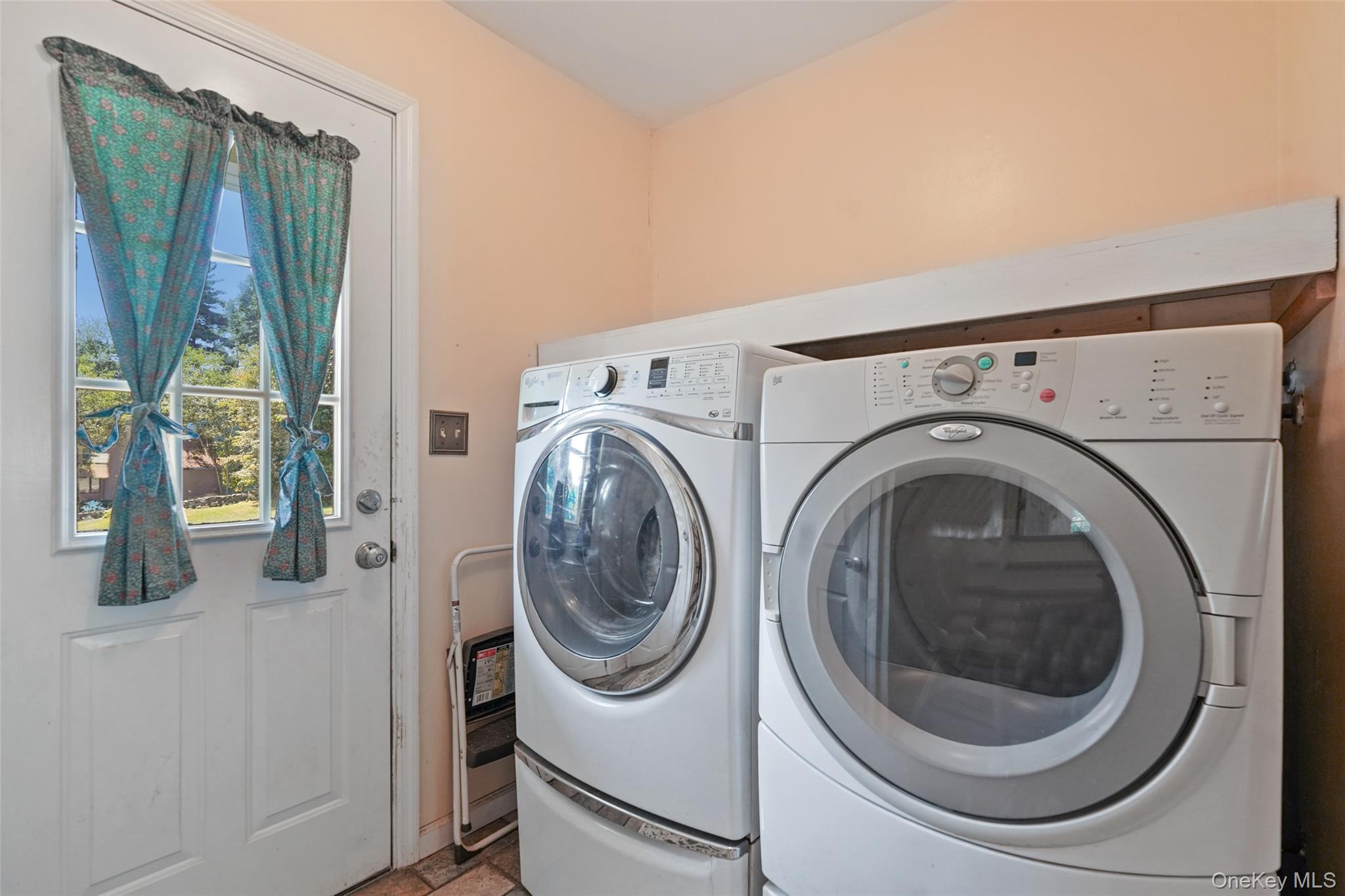 2 Pine Tree Drive Property Photo 22
