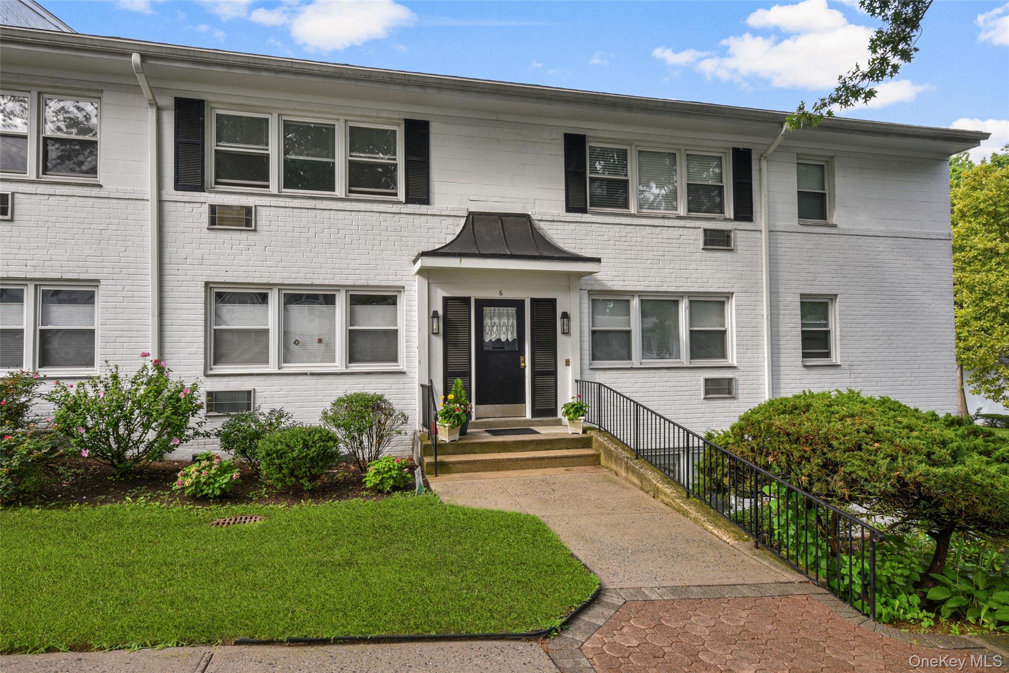 6 Avon Circle C Property Photo 1