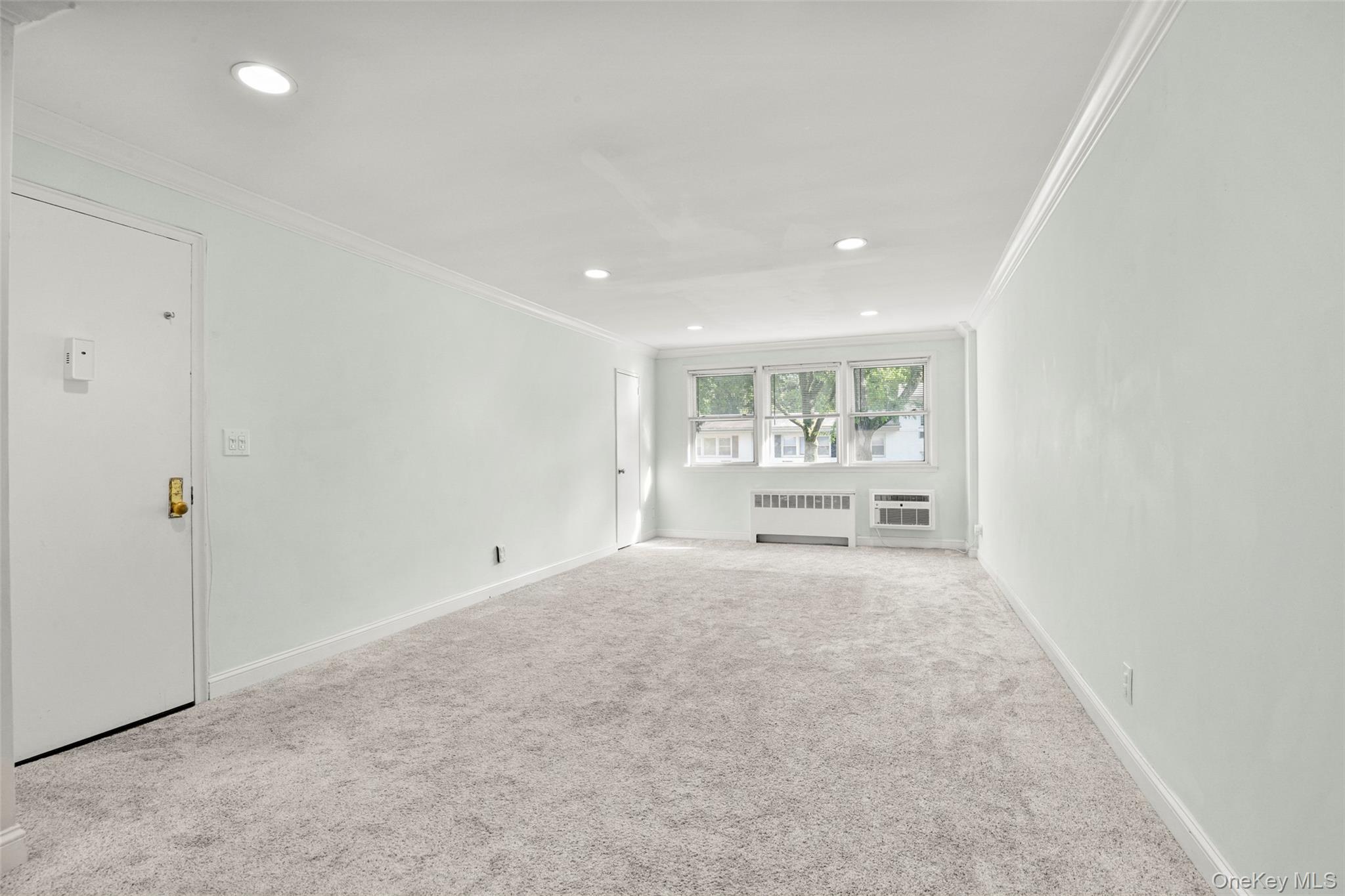 6 Avon Circle C Property Photo 3