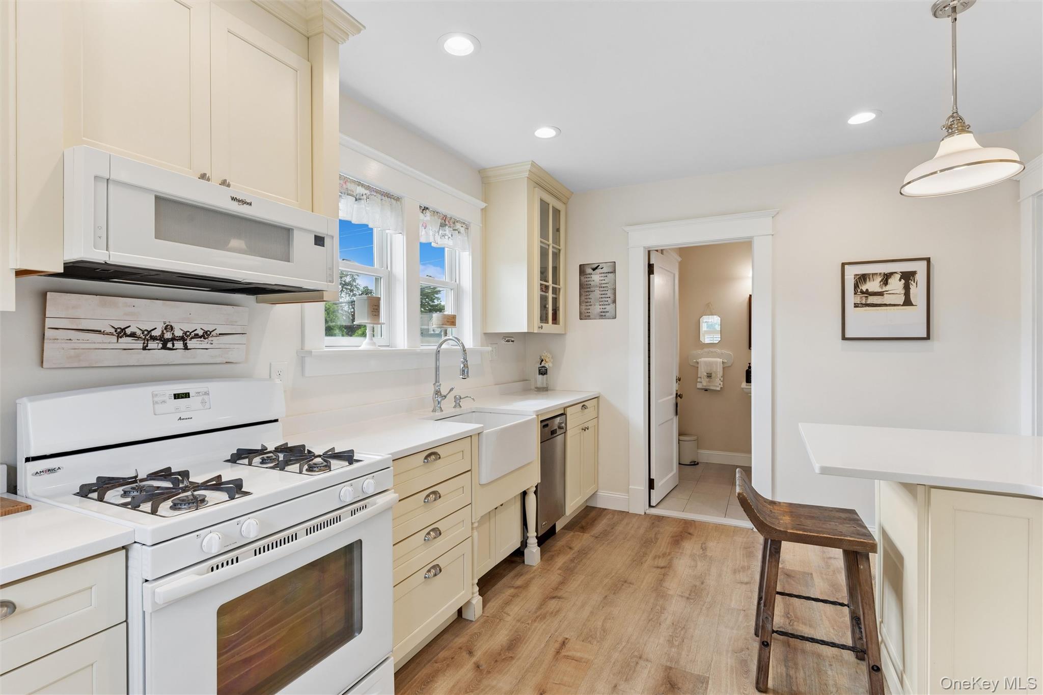 87 Islip Avenue Property Photo 8
