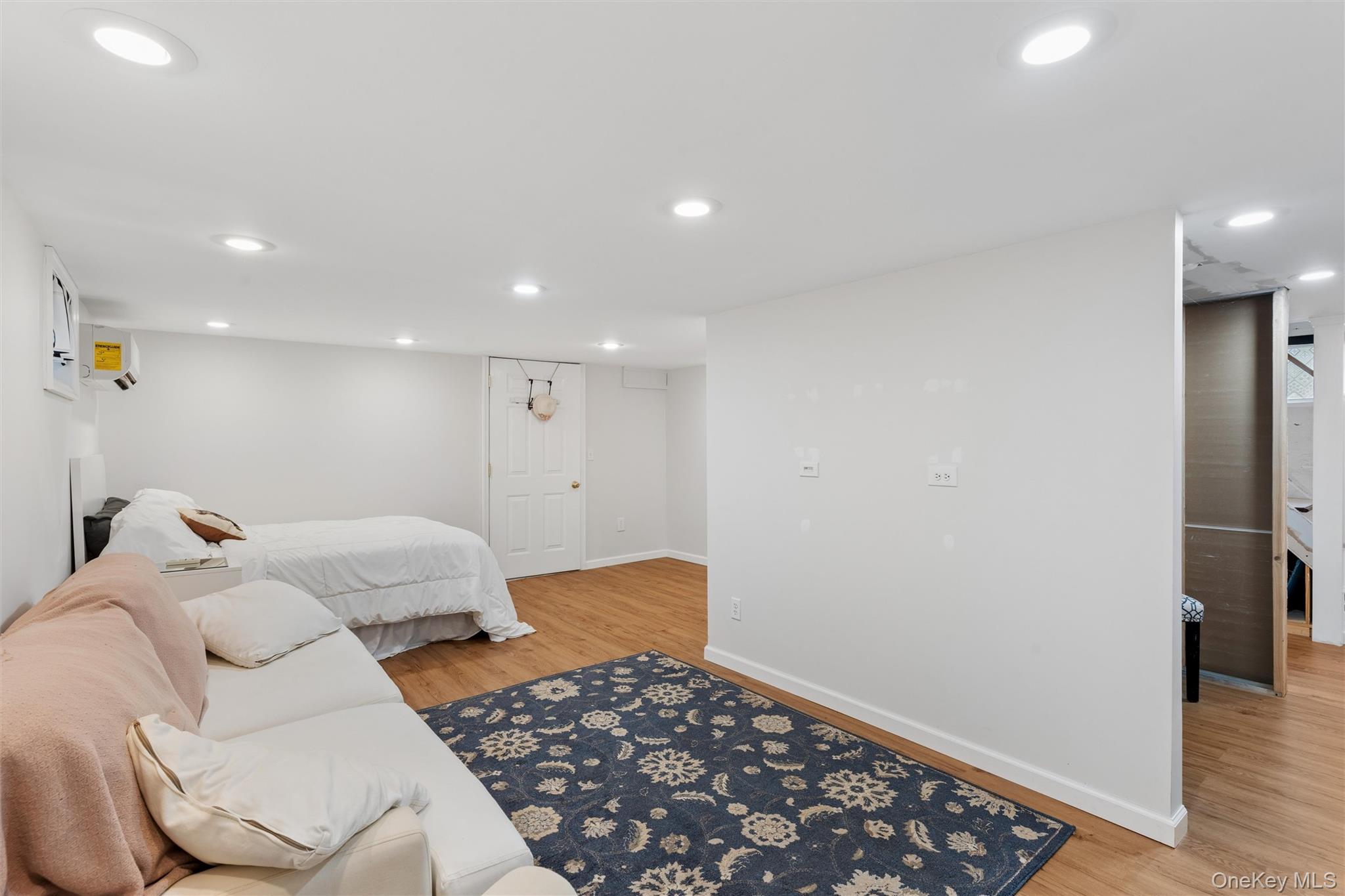 87 Islip Avenue Property Photo 14