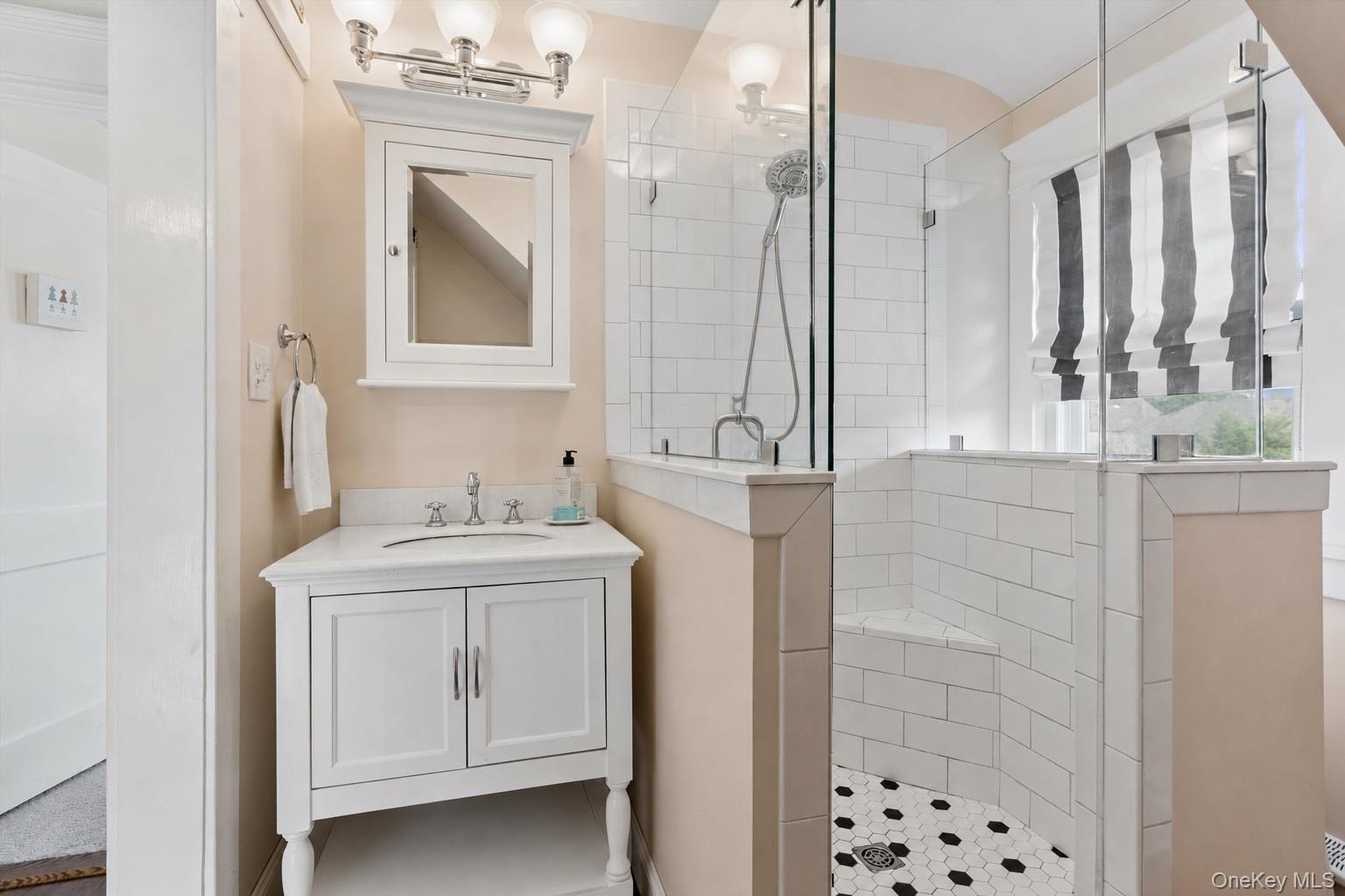 87 Islip Avenue Property Photo 17