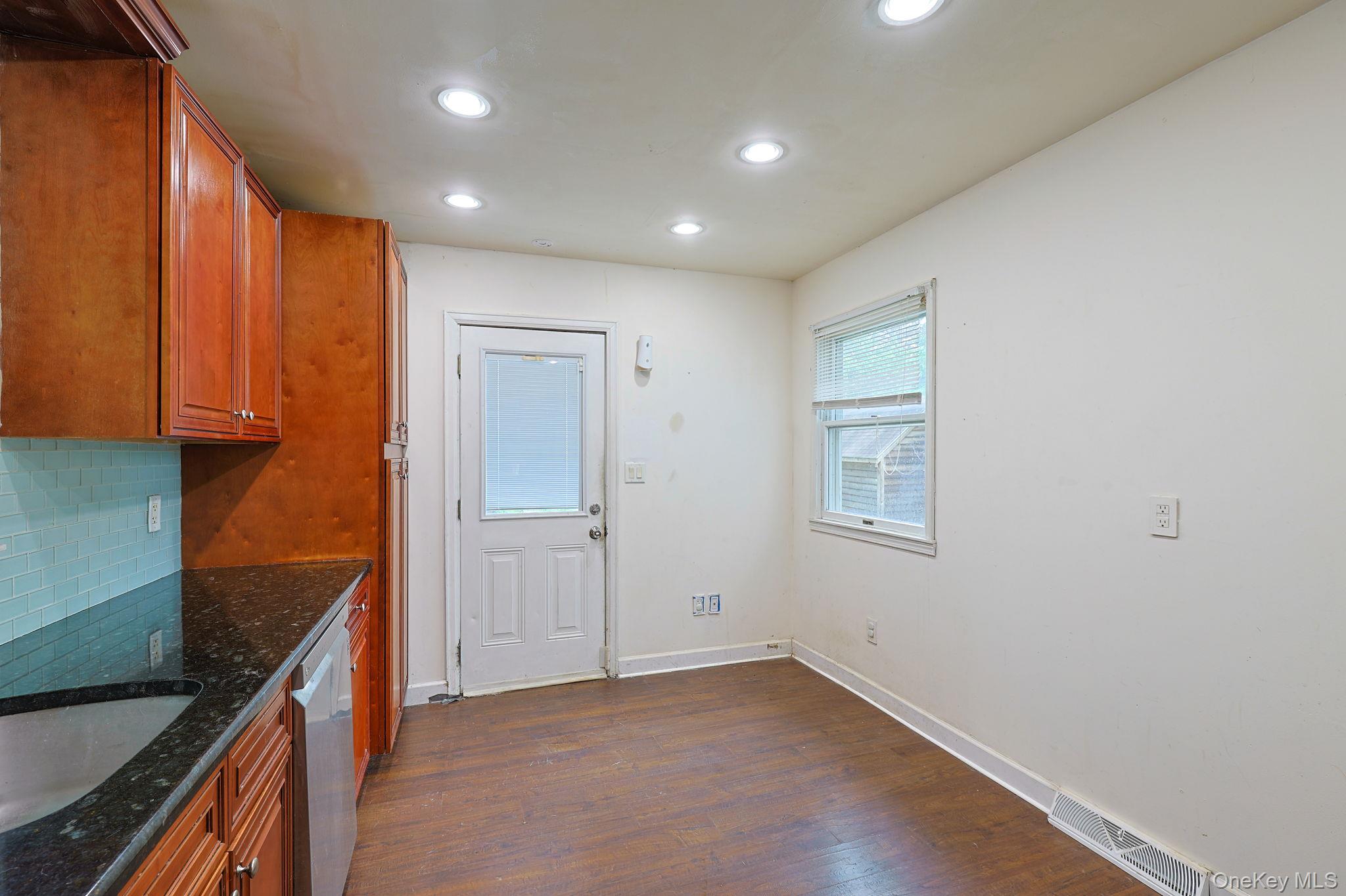 16 Clove Road Property Photo 4