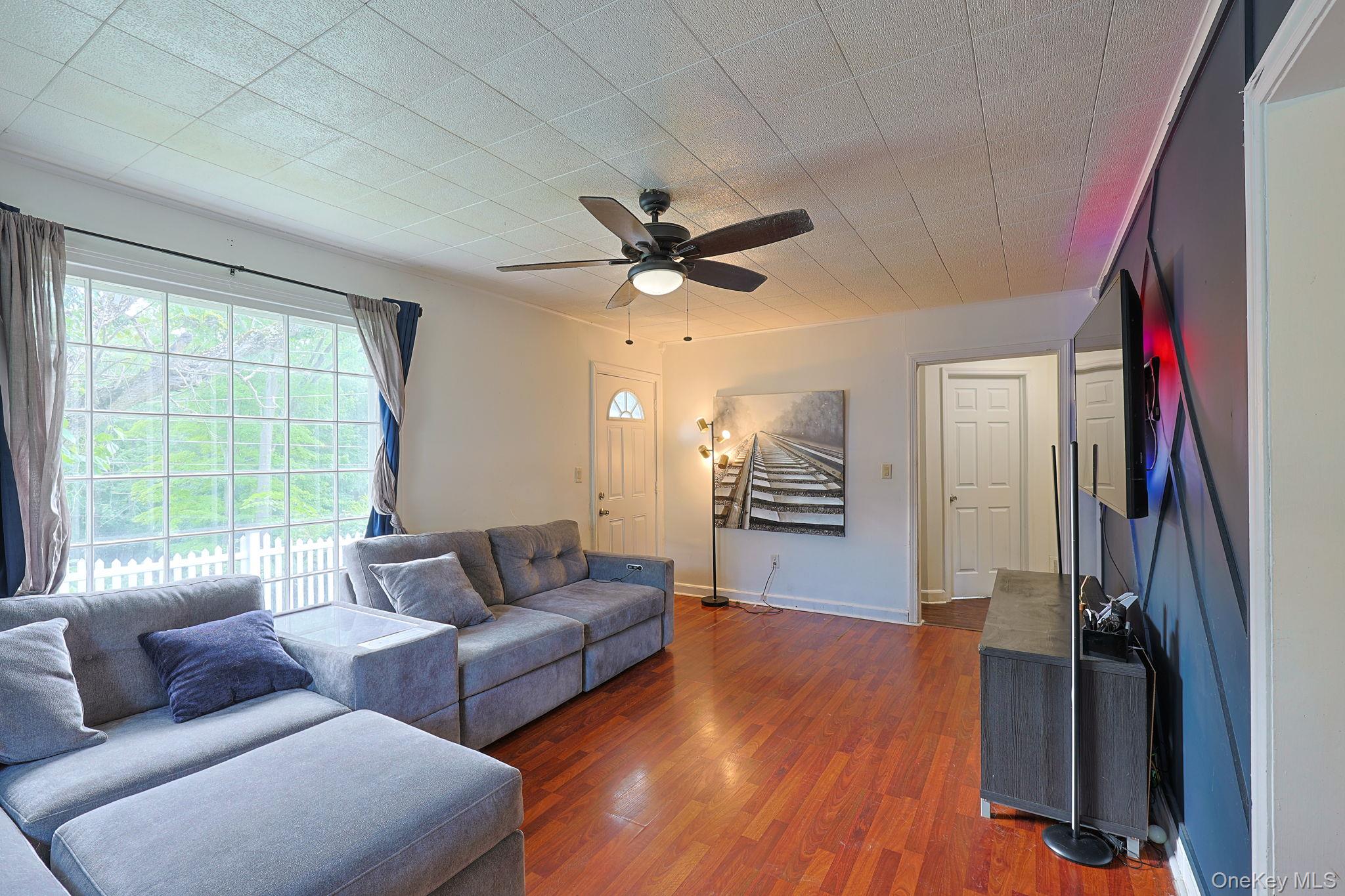 16 Clove Road Property Photo 8