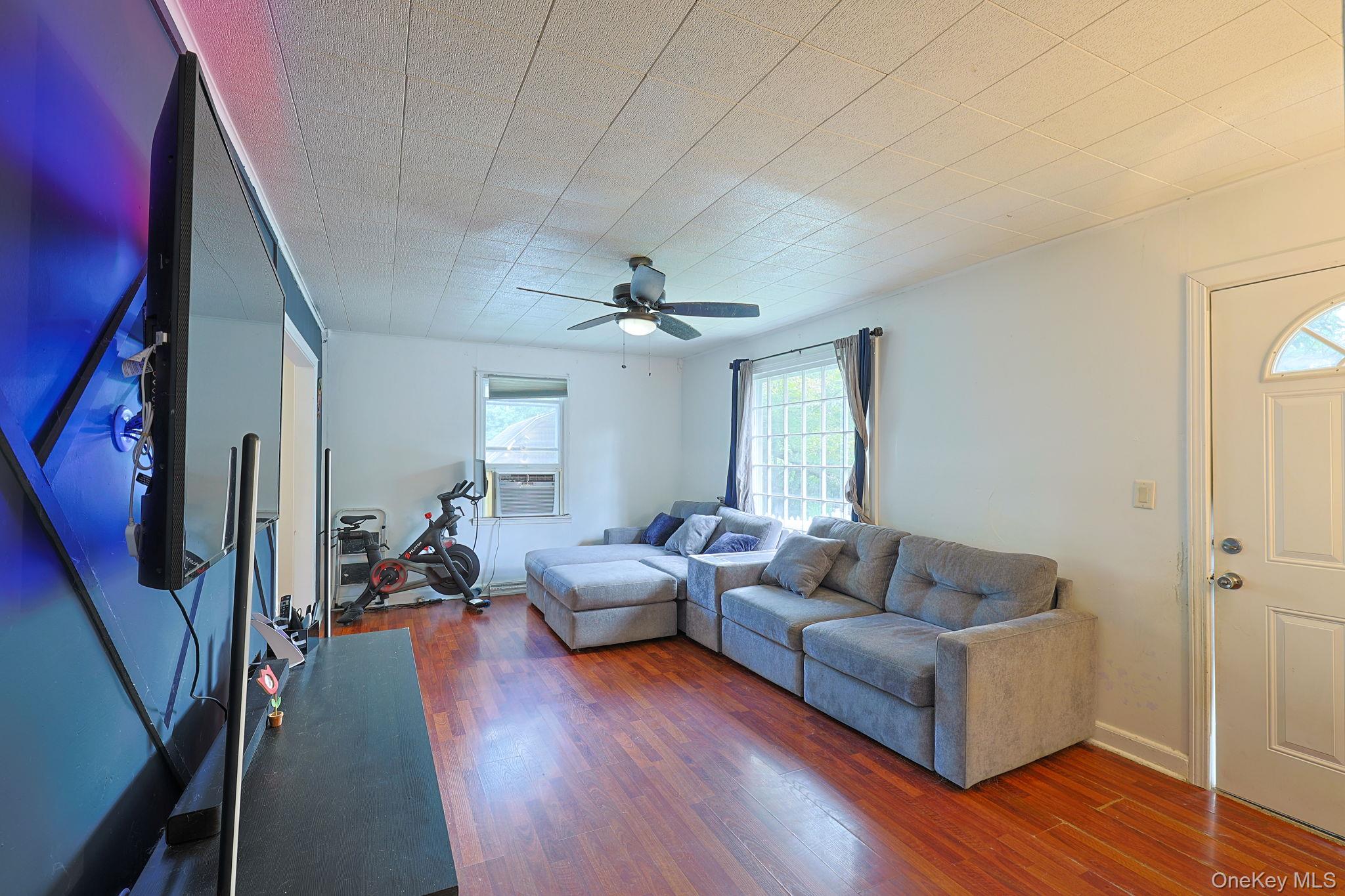 16 Clove Road Property Photo 9