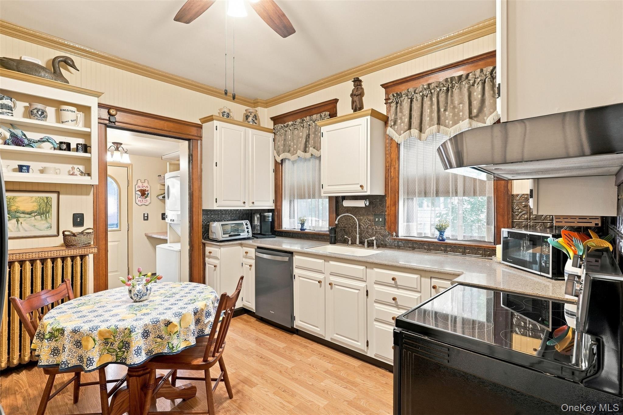 349 Albany Avenue Property Photo 15