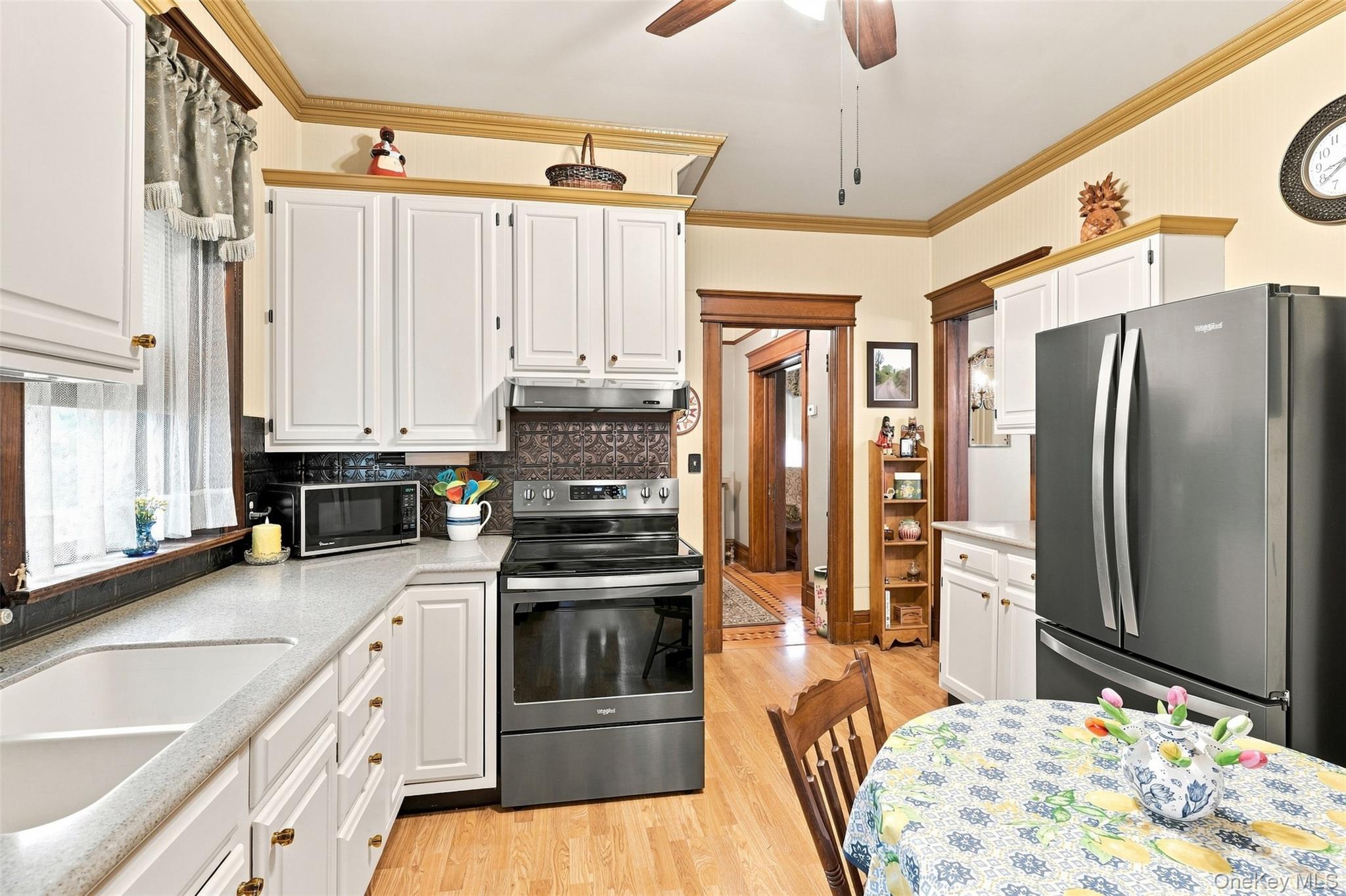 349 Albany Avenue Property Photo 16
