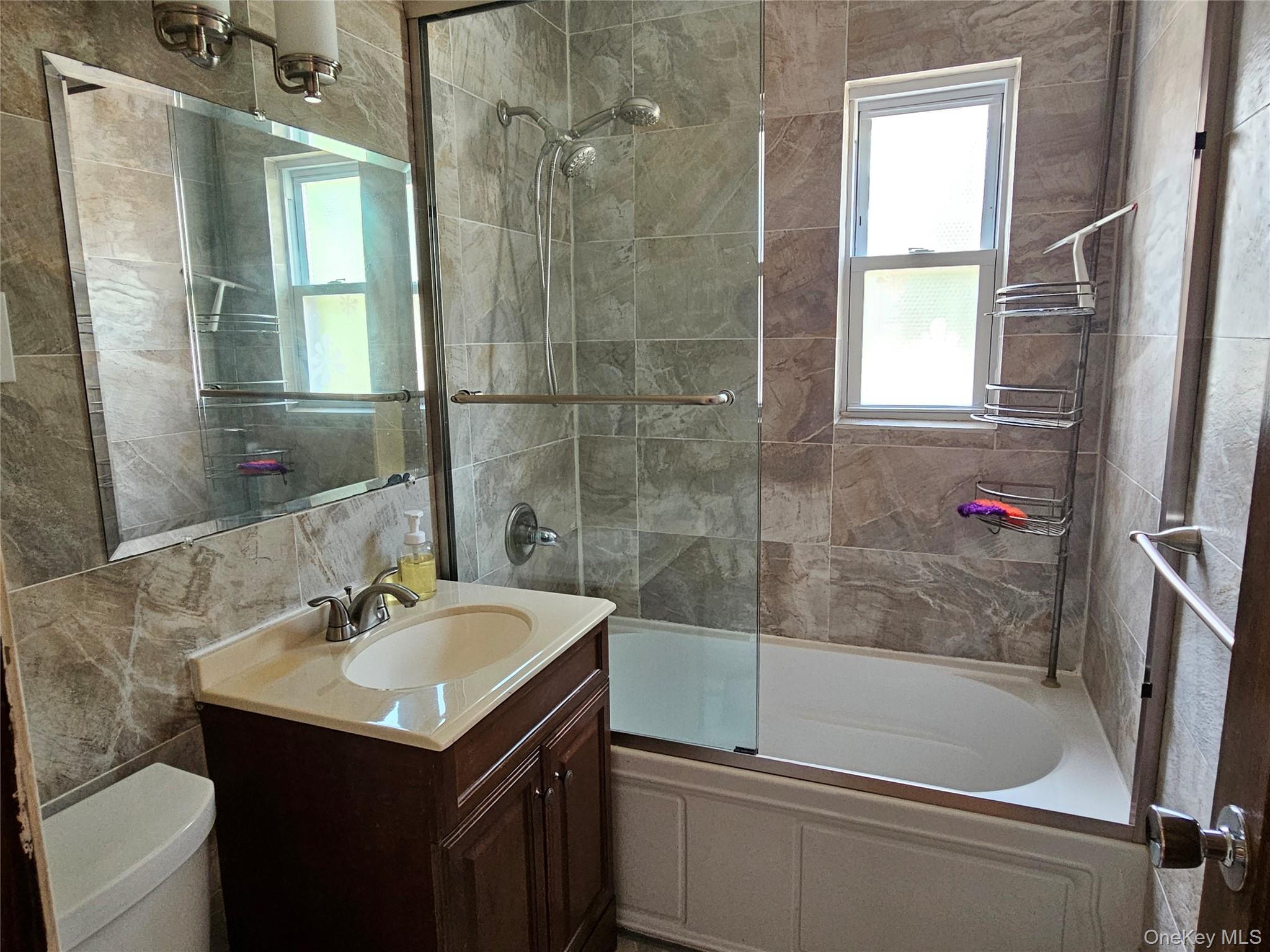 248-41 Thebes Avenue Property Photo 6