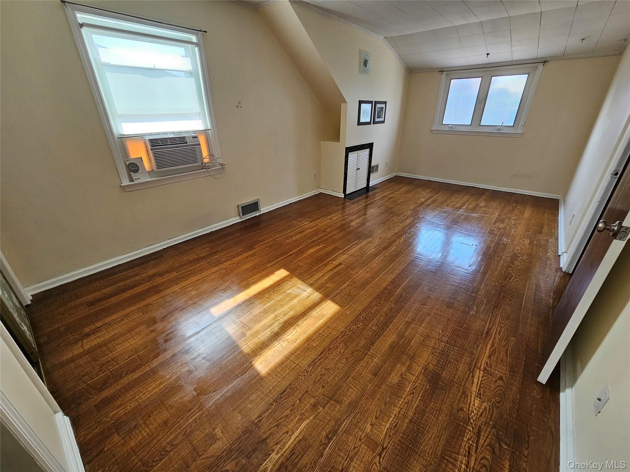 248-41 Thebes Avenue Property Photo 7