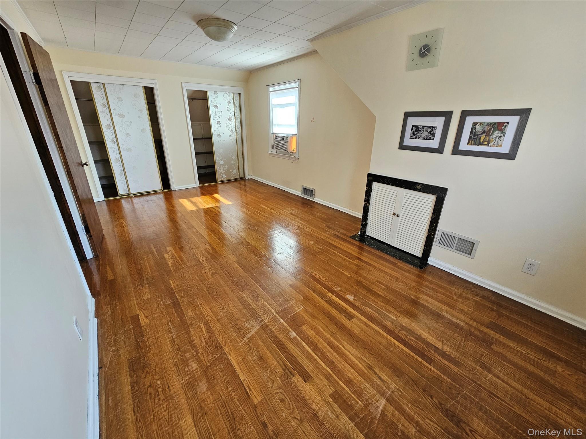 248-41 Thebes Avenue Property Photo 8