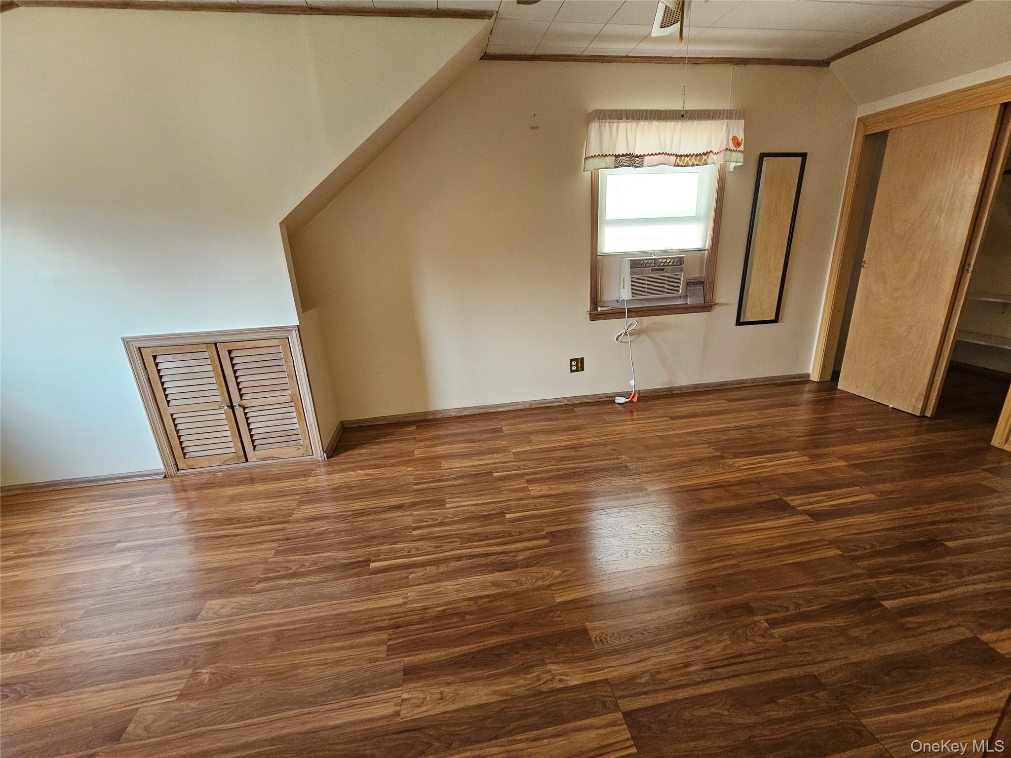 248-41 Thebes Avenue Property Photo 10