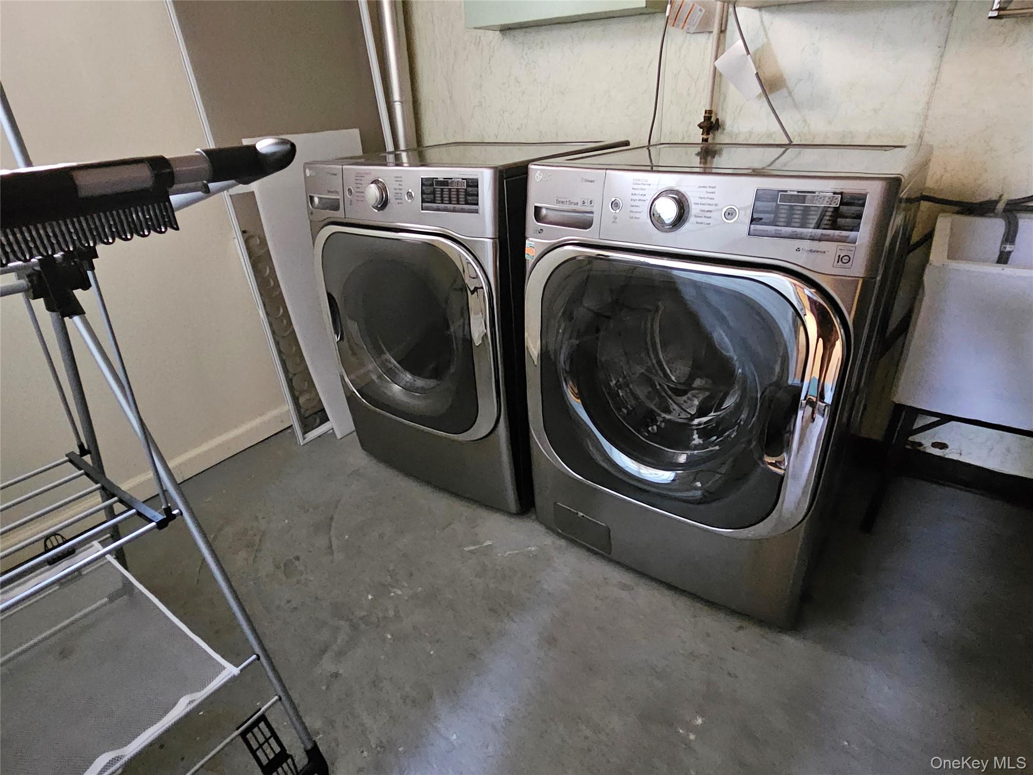 248-41 Thebes Avenue Property Photo 11