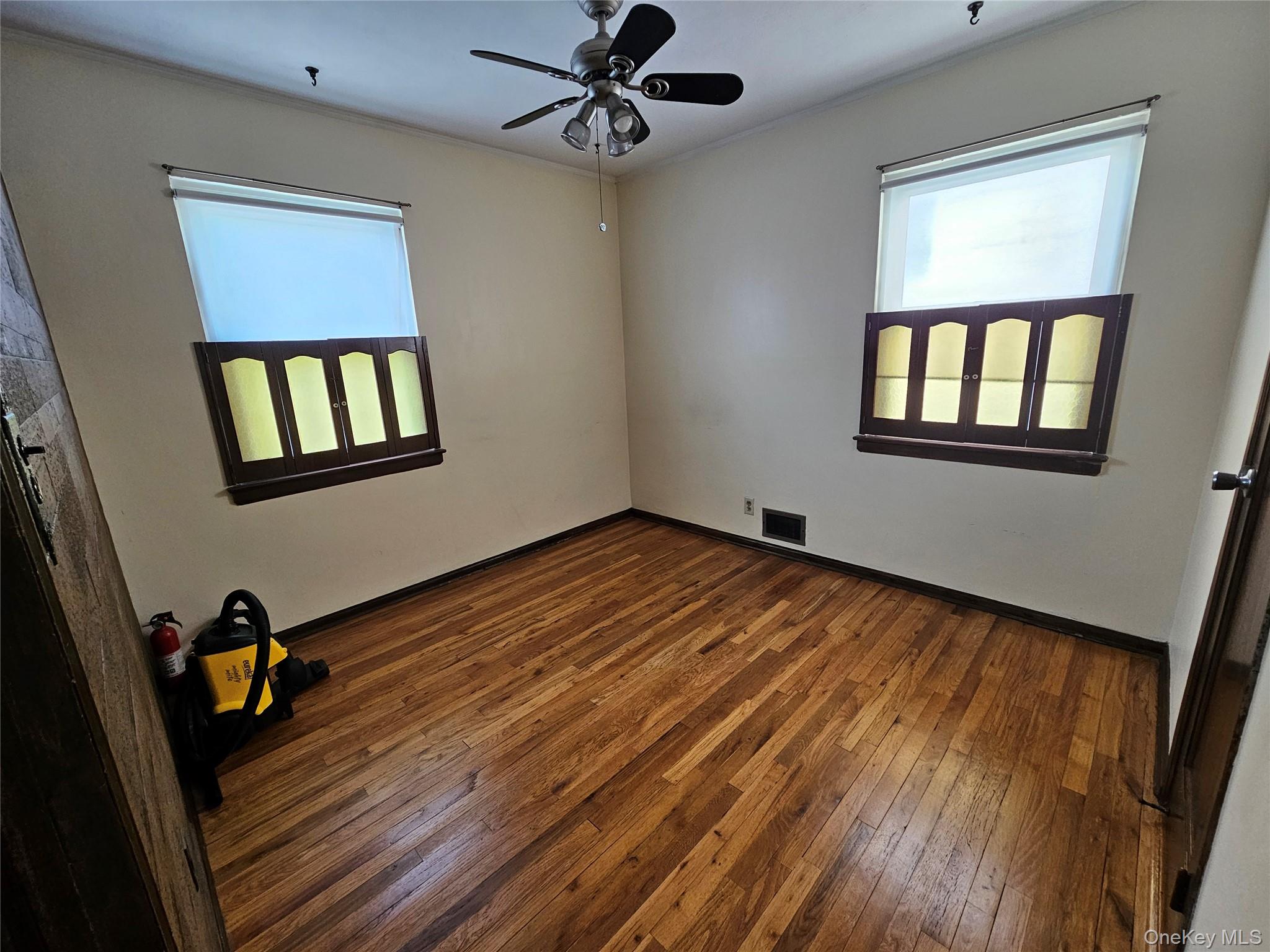 248-41 Thebes Avenue Property Photo 12