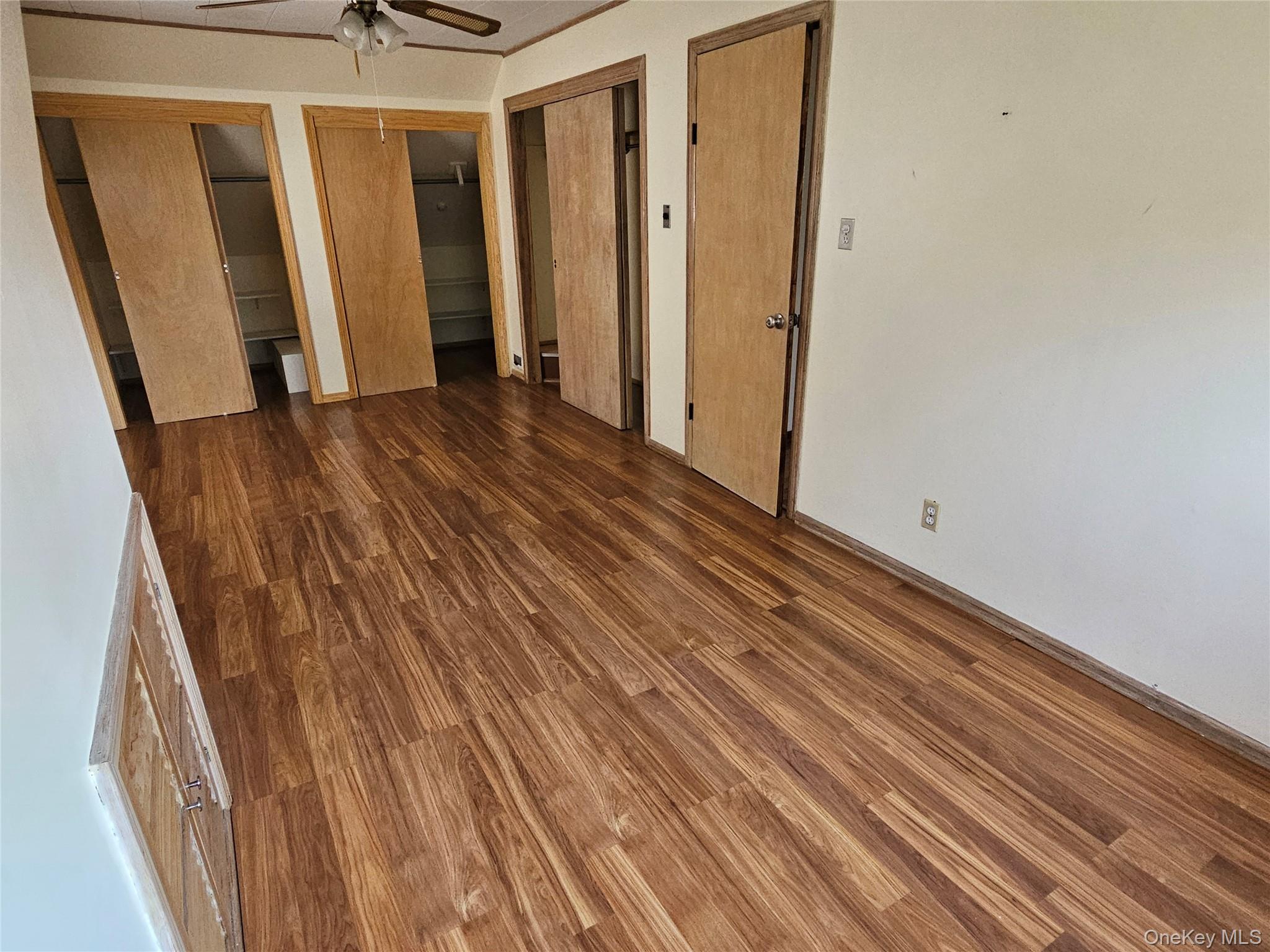 248-41 Thebes Avenue Property Photo 13