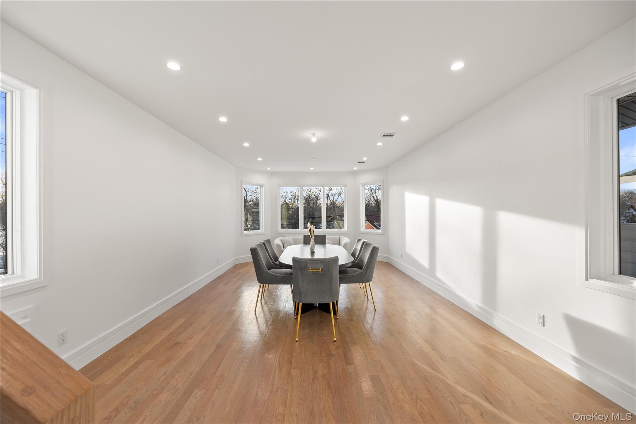 8 Memorial Park Drive Property Photo 6