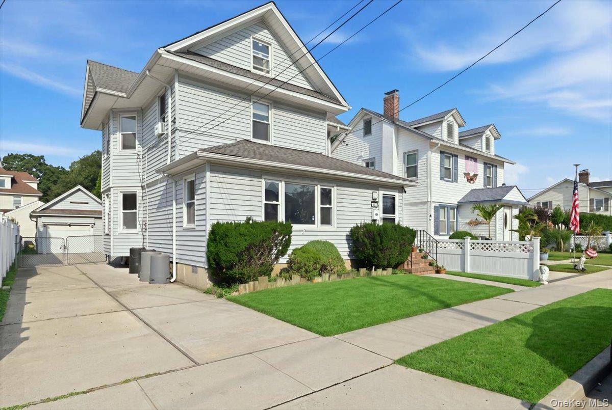100 Spruce Street Property Photo 2