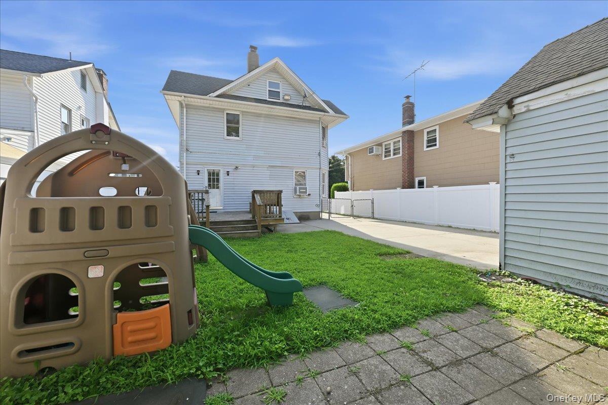 100 Spruce Street Property Photo 20