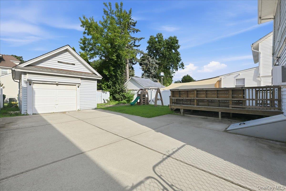 100 Spruce Street Property Photo 23