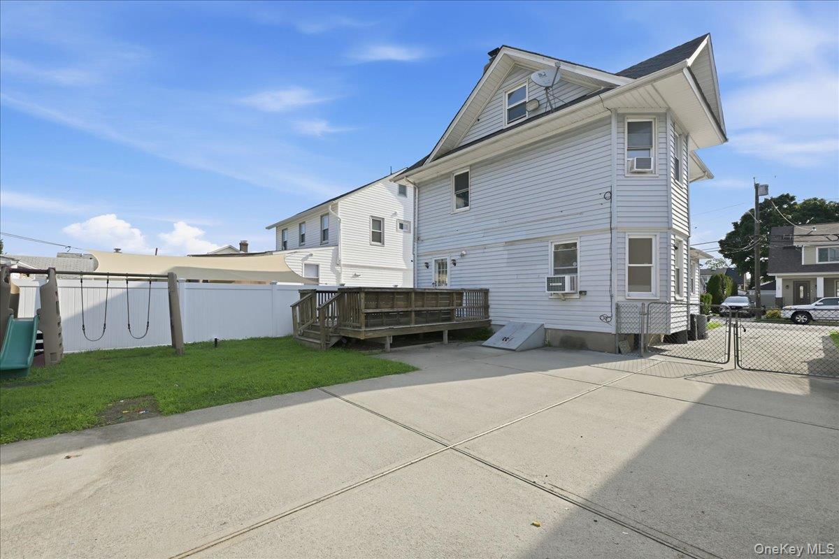 100 Spruce Street Property Photo 25