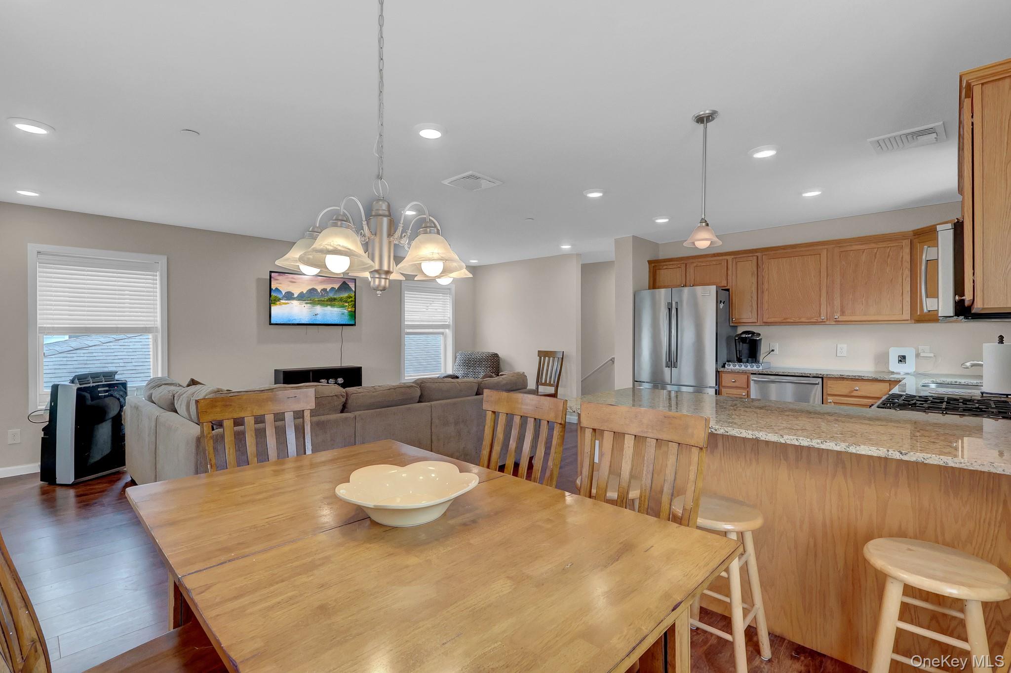 72 Arizona Avenue Property Photo 8