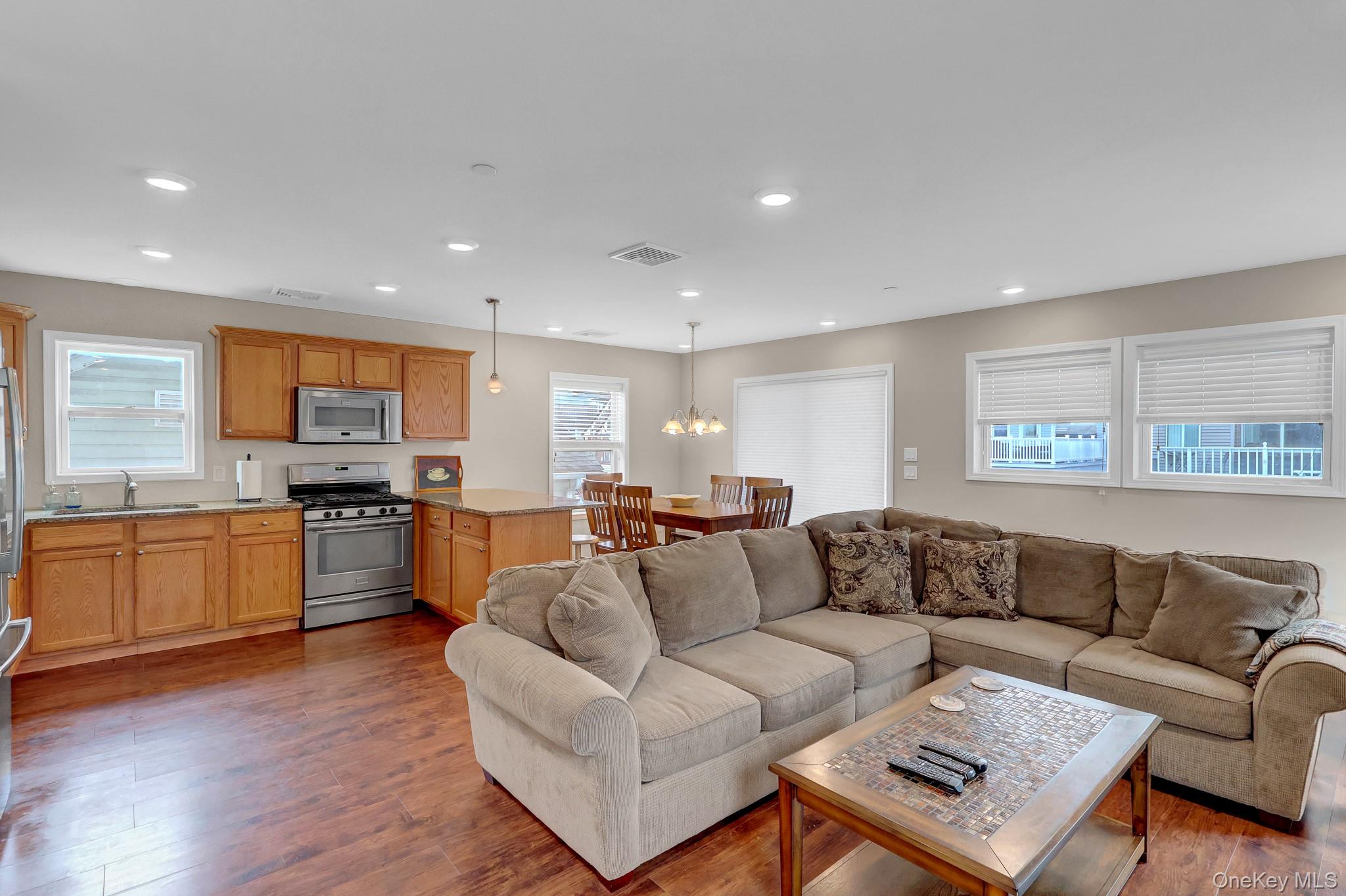 72 Arizona Avenue Property Photo 11