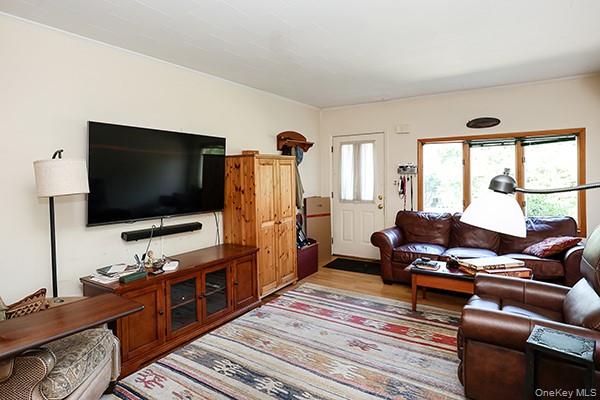233 8th Avenue Property Photo 6