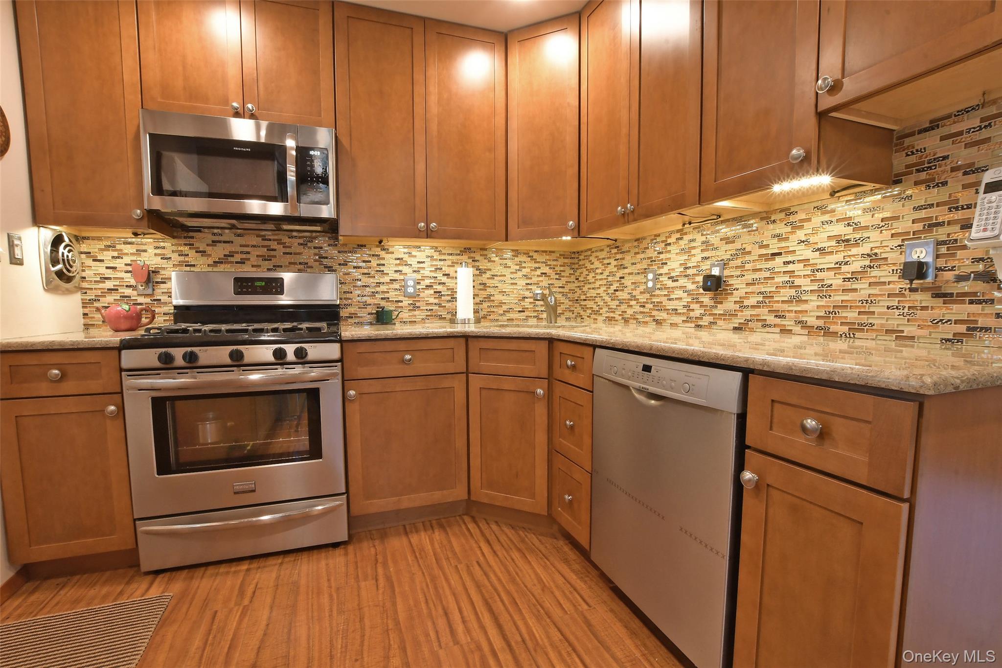 24 Island Boulevard Property Photo 4