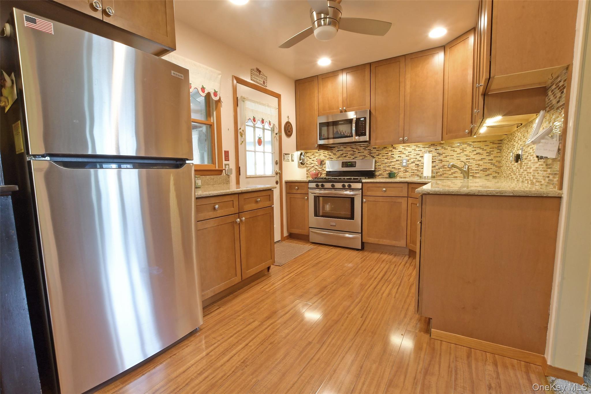 24 Island Boulevard Property Photo 5