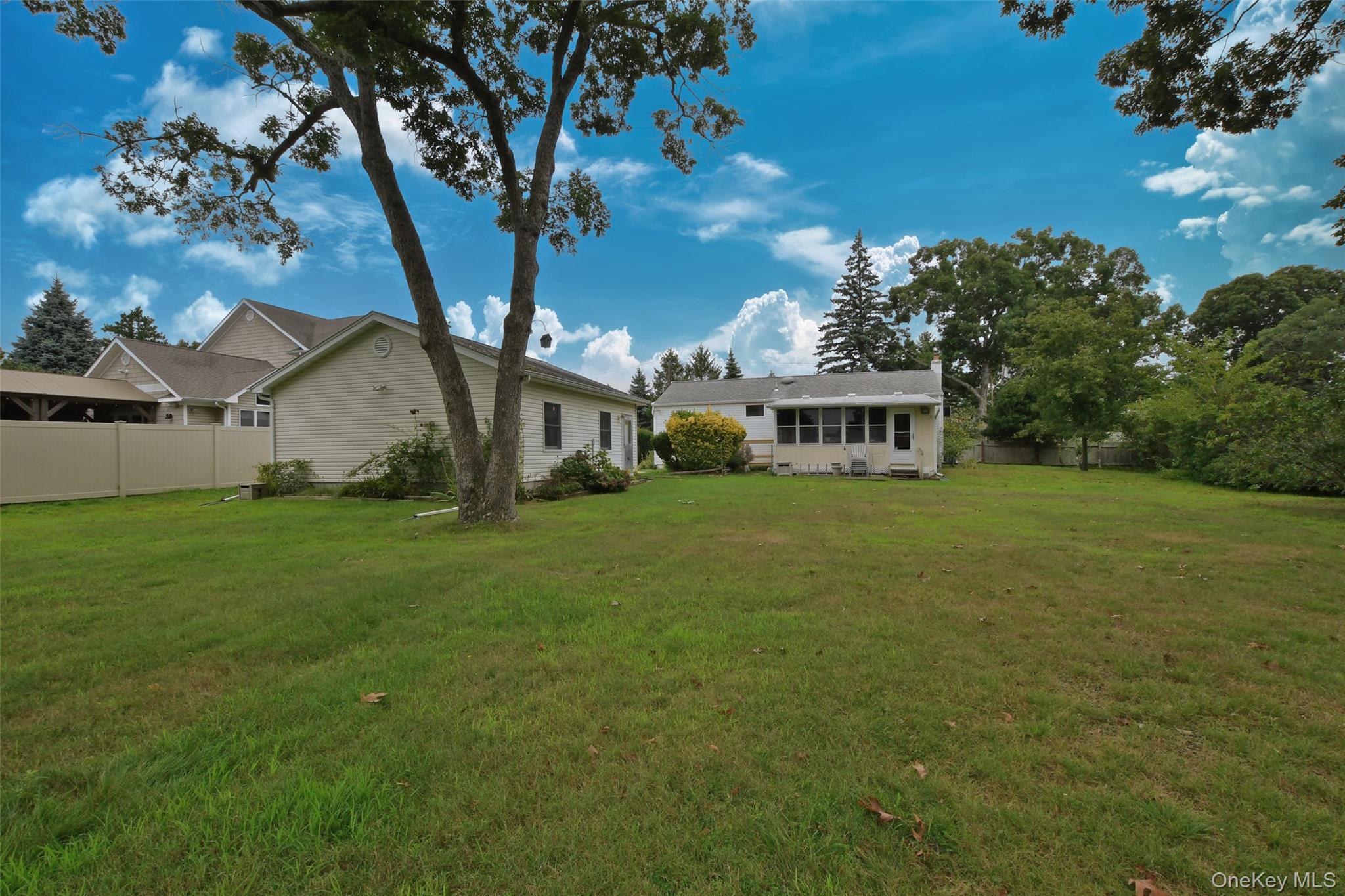 24 Island Boulevard Property Photo 17