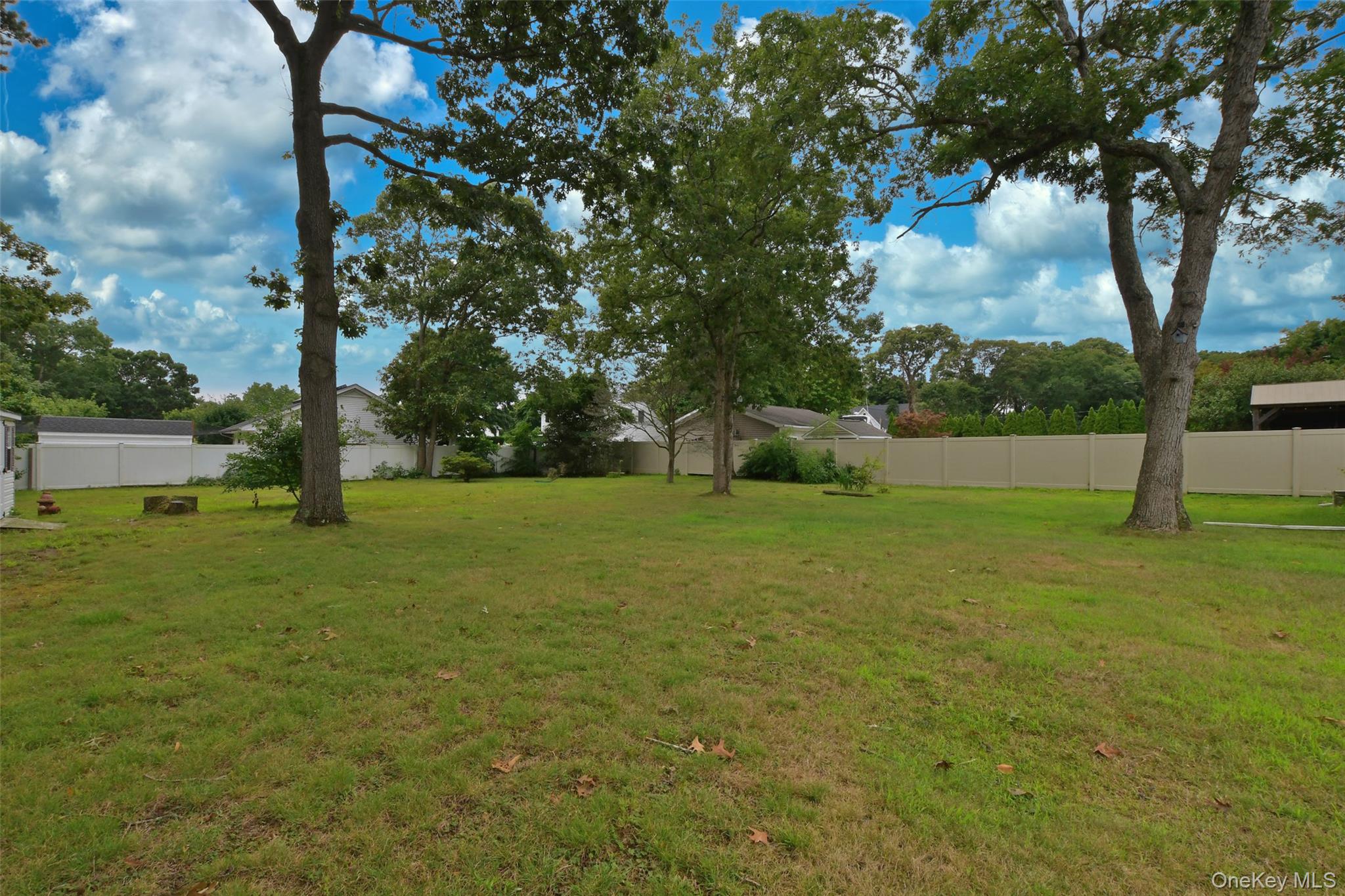 24 Island Boulevard Property Photo 18