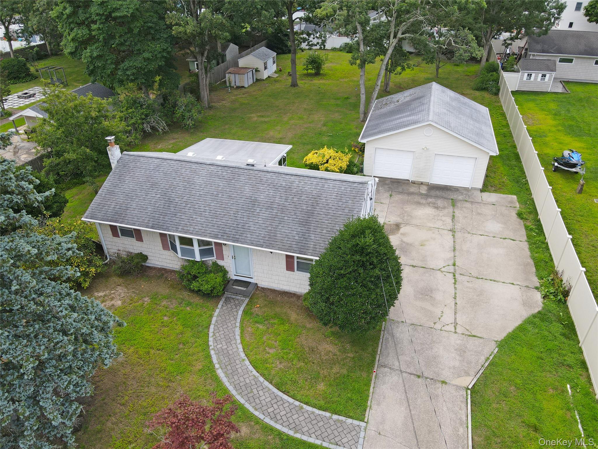 24 Island Boulevard Property Photo 19