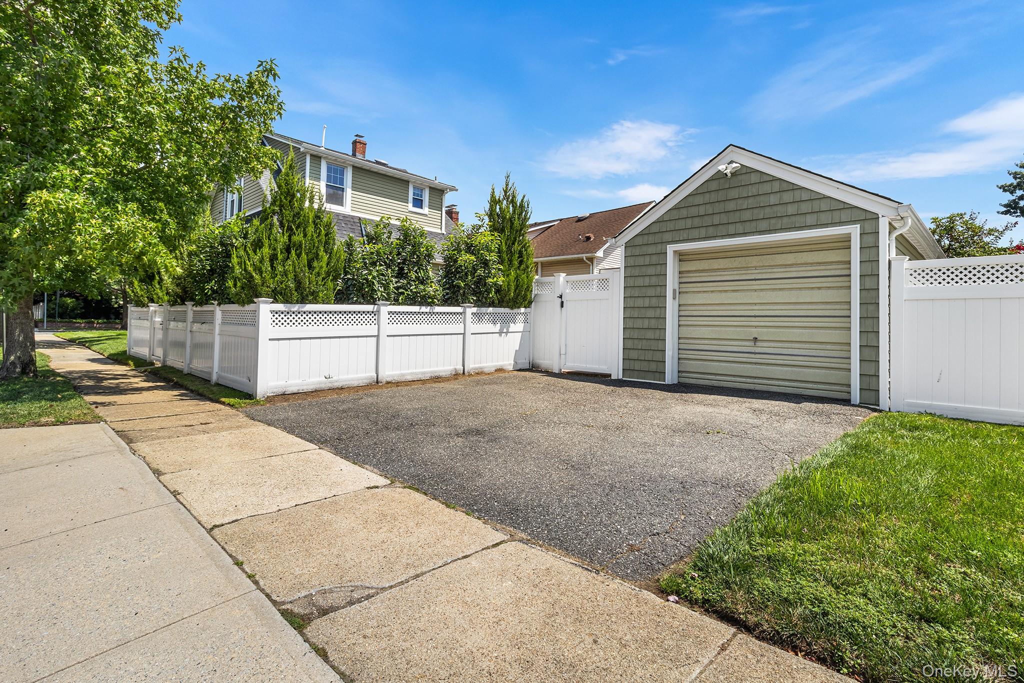 126 Rutland Avenue Property Photo 26