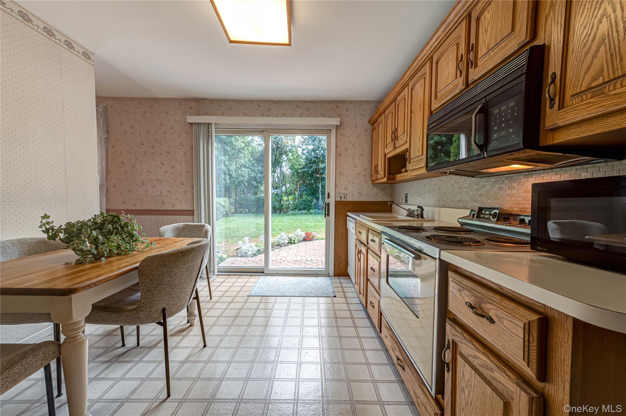 607 7th Avenue Property Photo 12