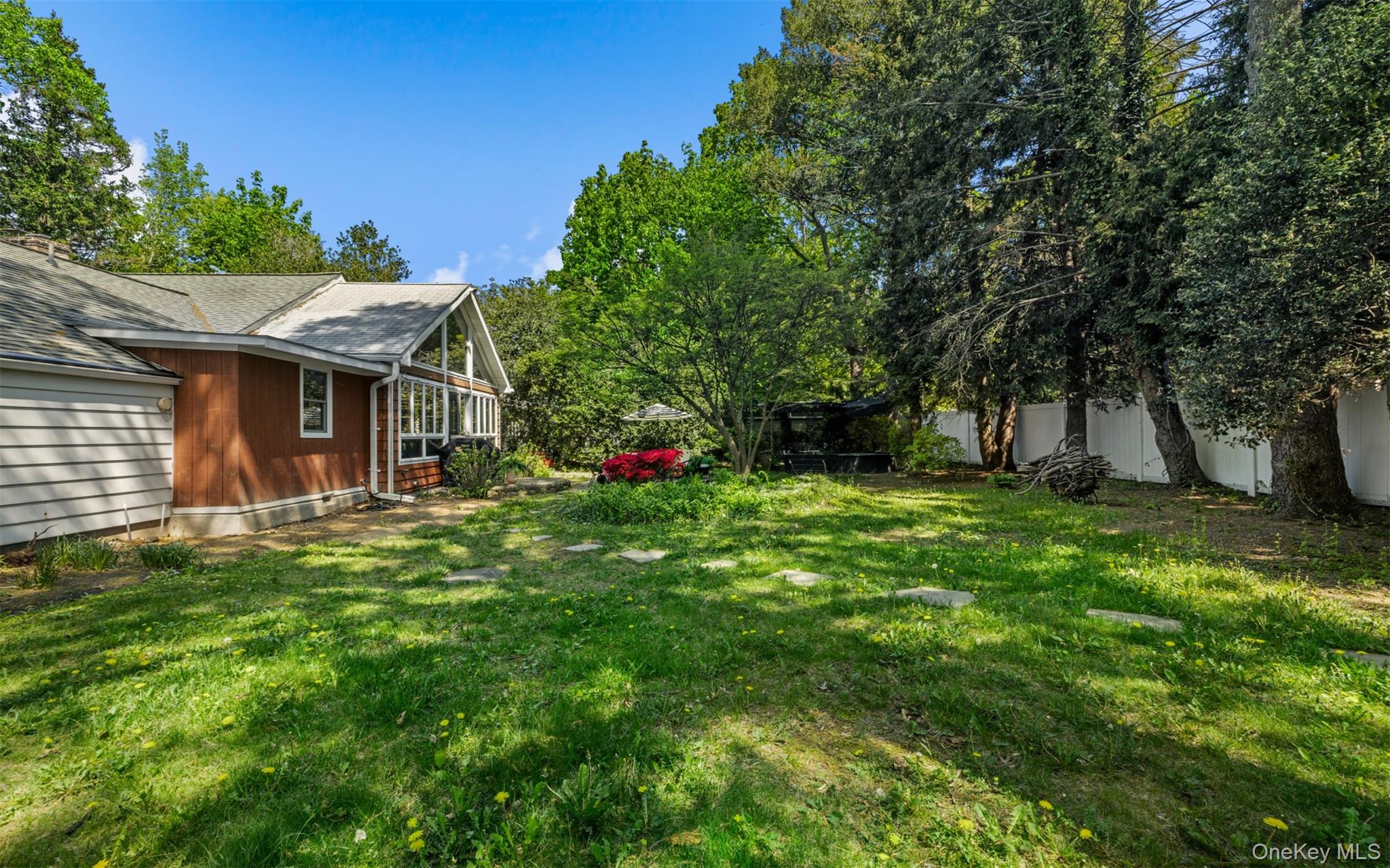 194 W Neck Road Property Photo 22