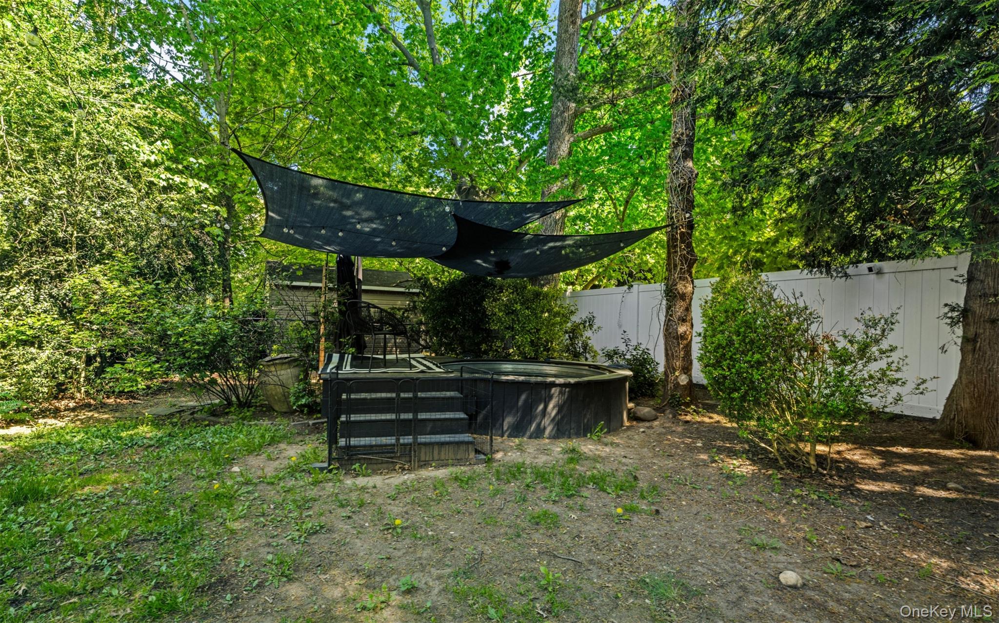 194 W Neck Road Property Photo 23