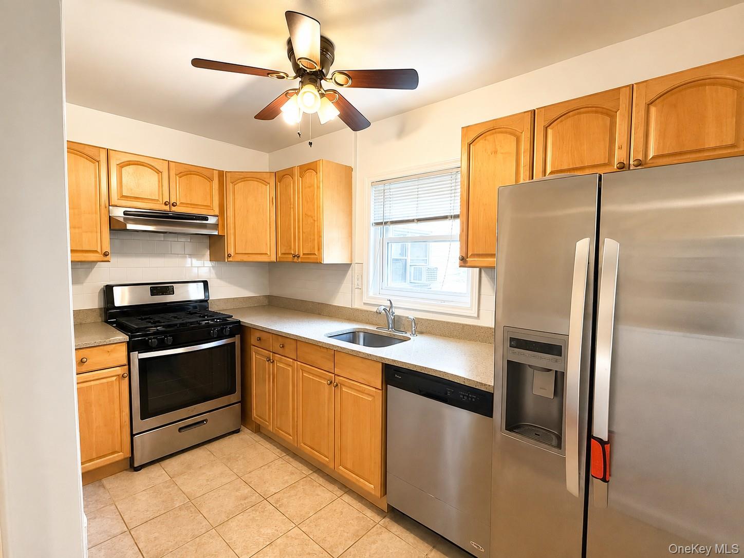 320 S Broadway T5 Property Photo 4