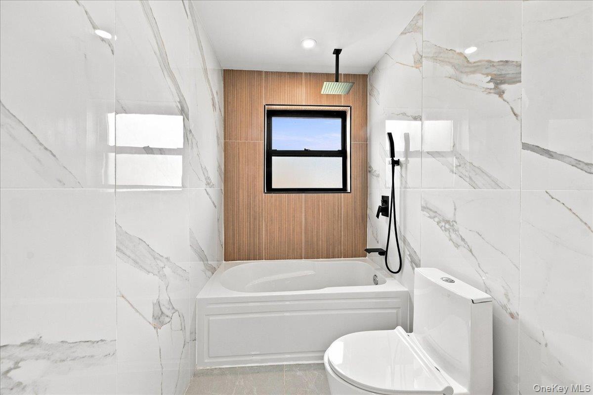 1463 Pelham Parkway Property Photo 16