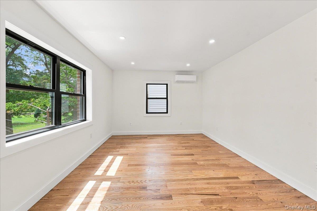 1463 Pelham Parkway Property Photo 23