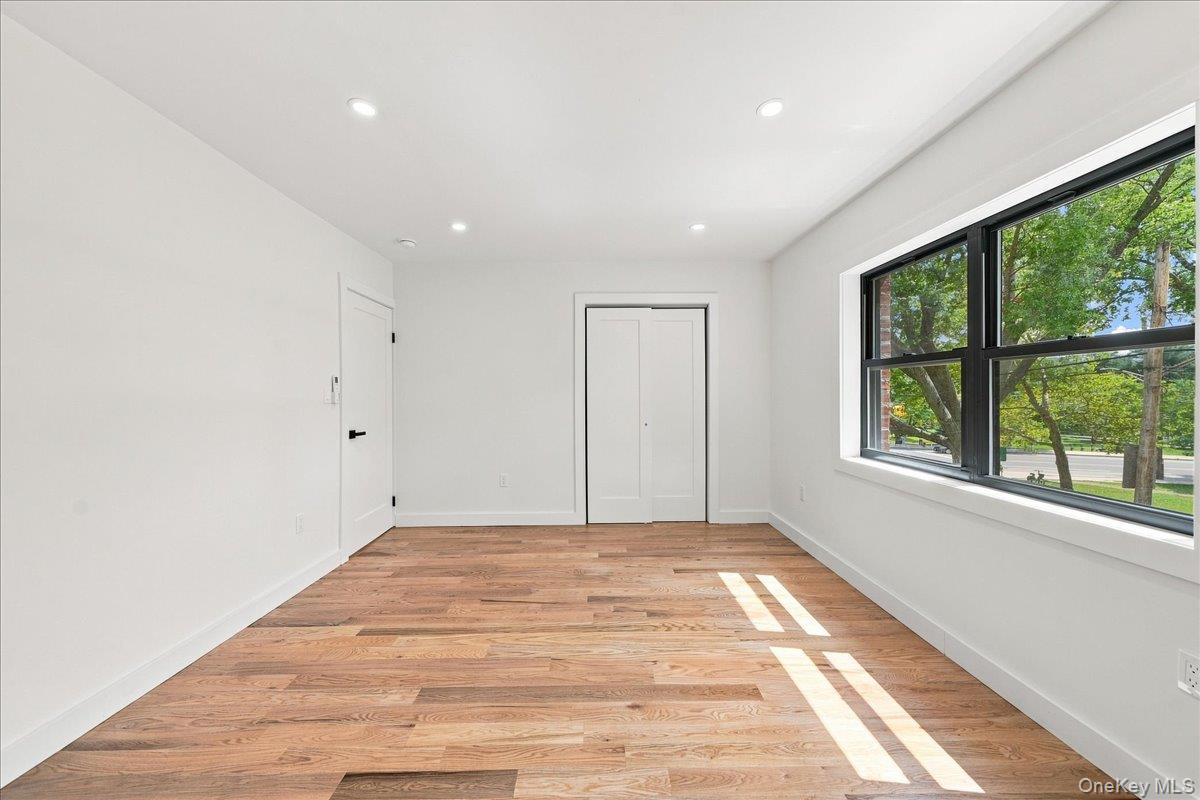 1463 Pelham Parkway Property Photo 24