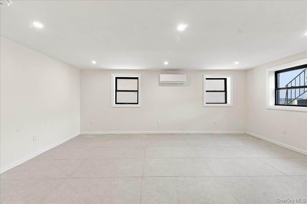 1463 Pelham Parkway Property Photo 27