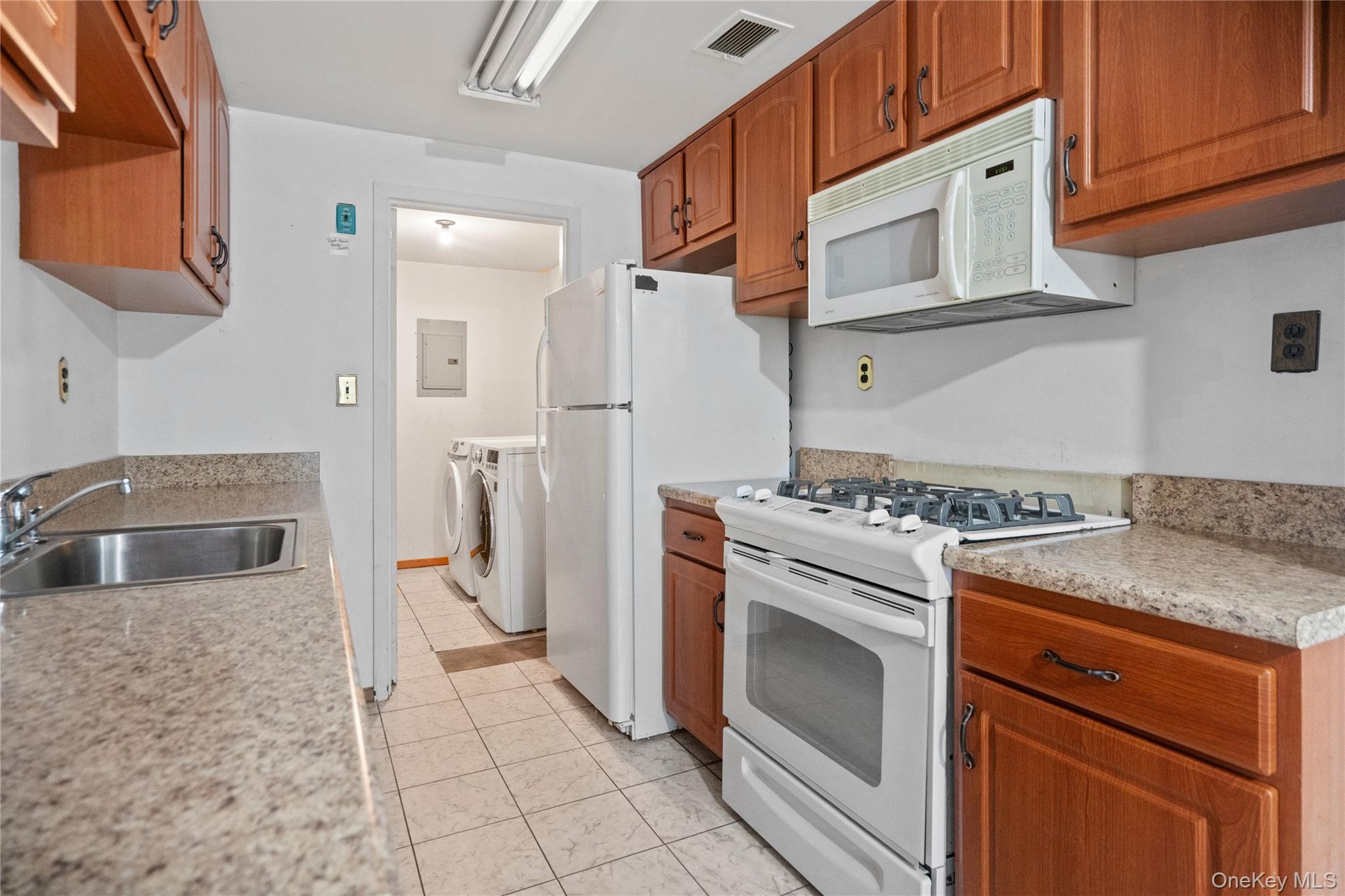 221 Sagamore Hills Drive 221 Property Photo 13