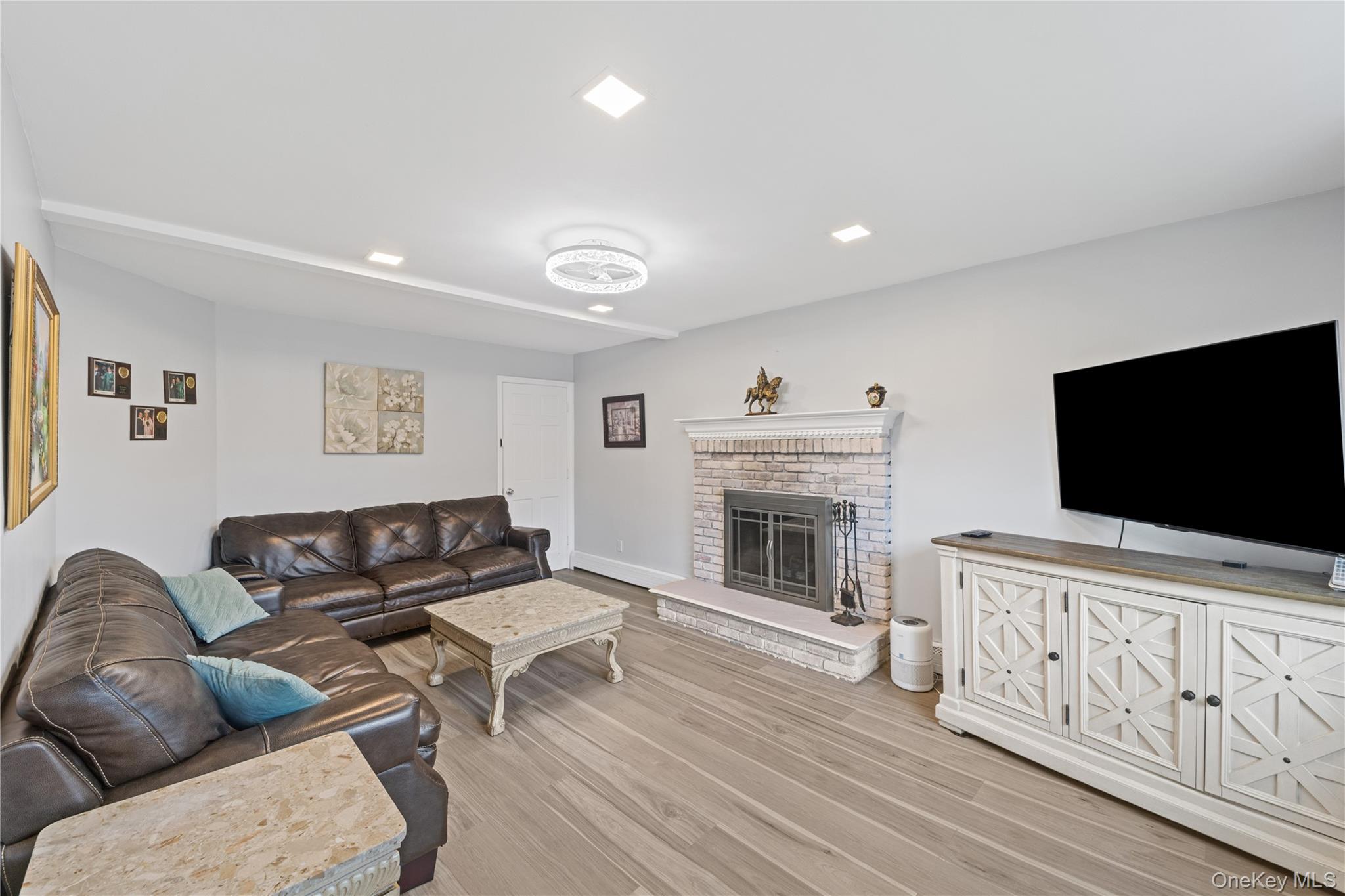 3123 Douglas Drive Property Photo 11