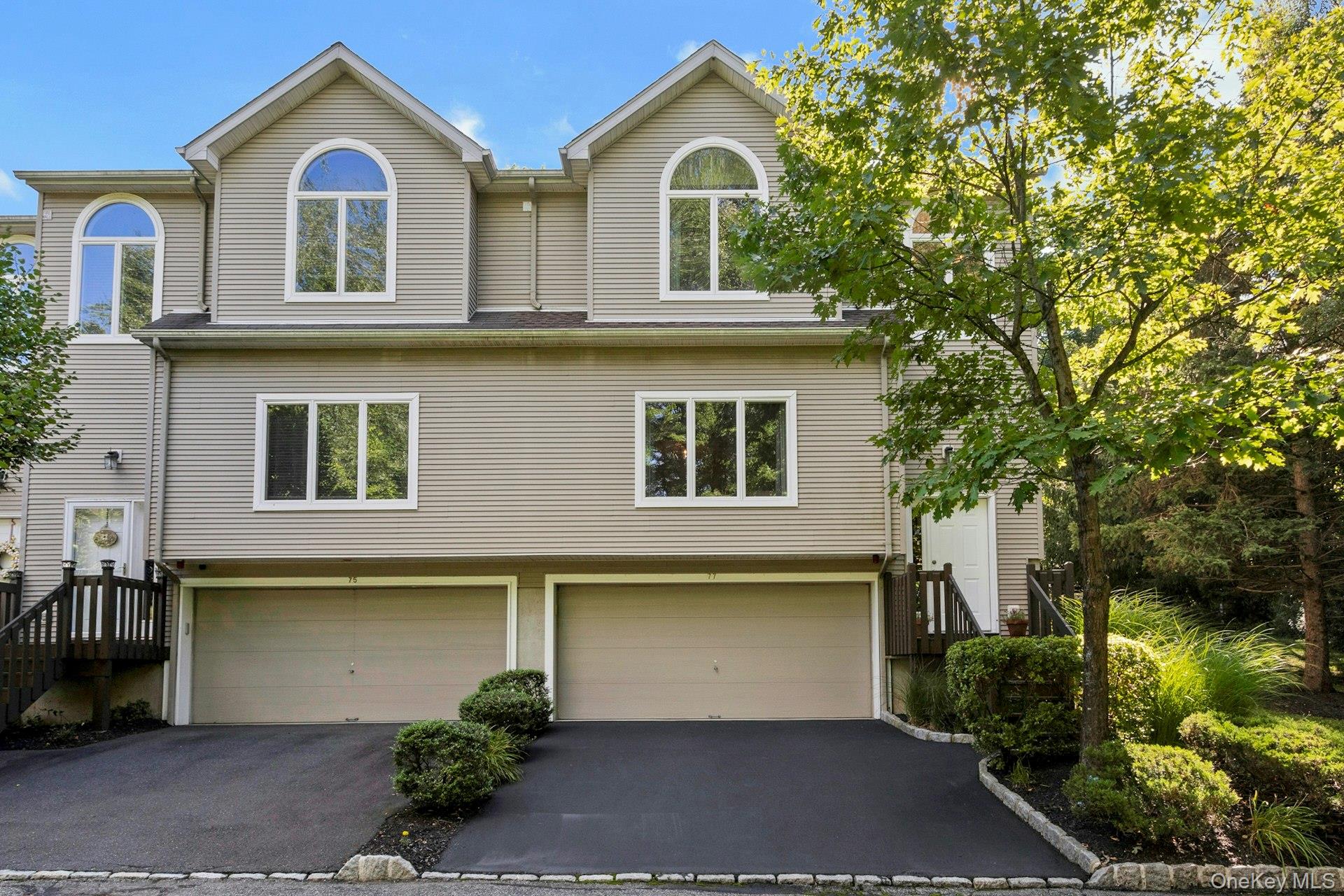 77 Leif Boulevard Property Photo 1
