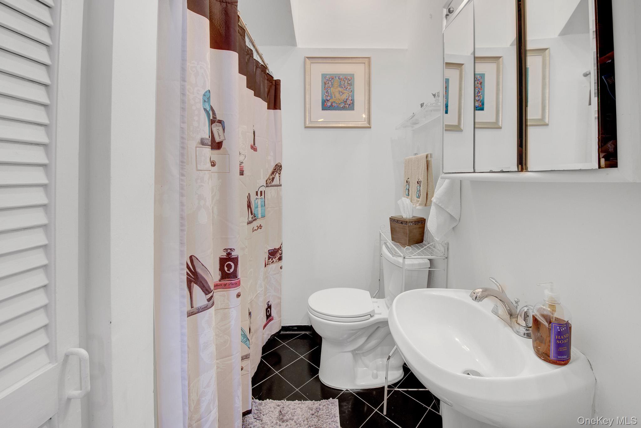 76 Suffolk Road Property Photo 18