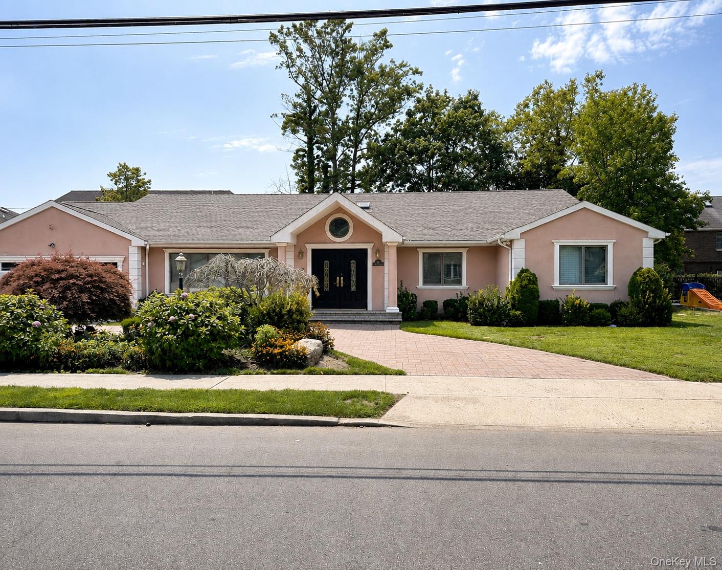 543 Fairway Drive Property Photo 1